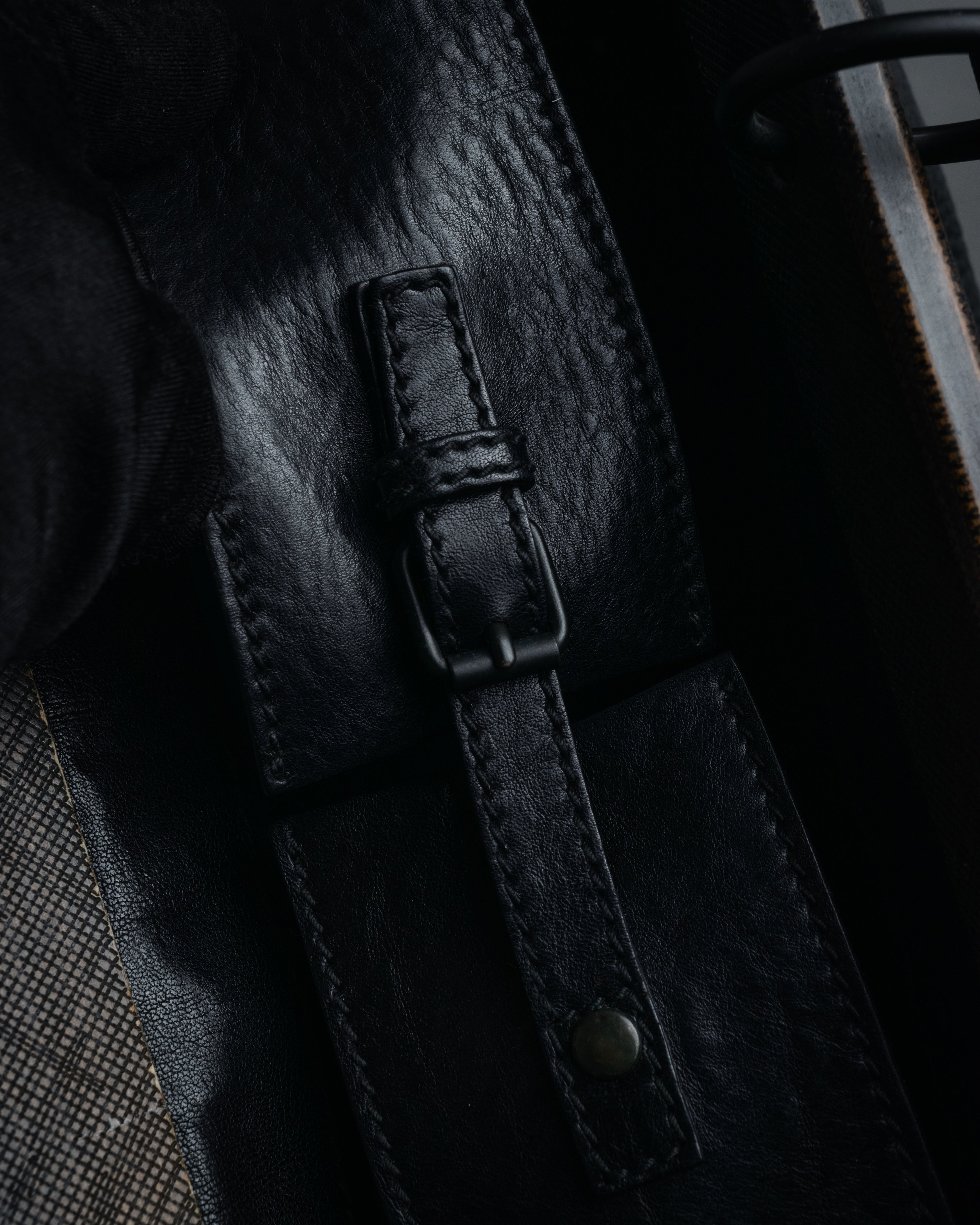 –SPECIAL– “GUCCI”
90’s-00’s Framed gathered leather handbag