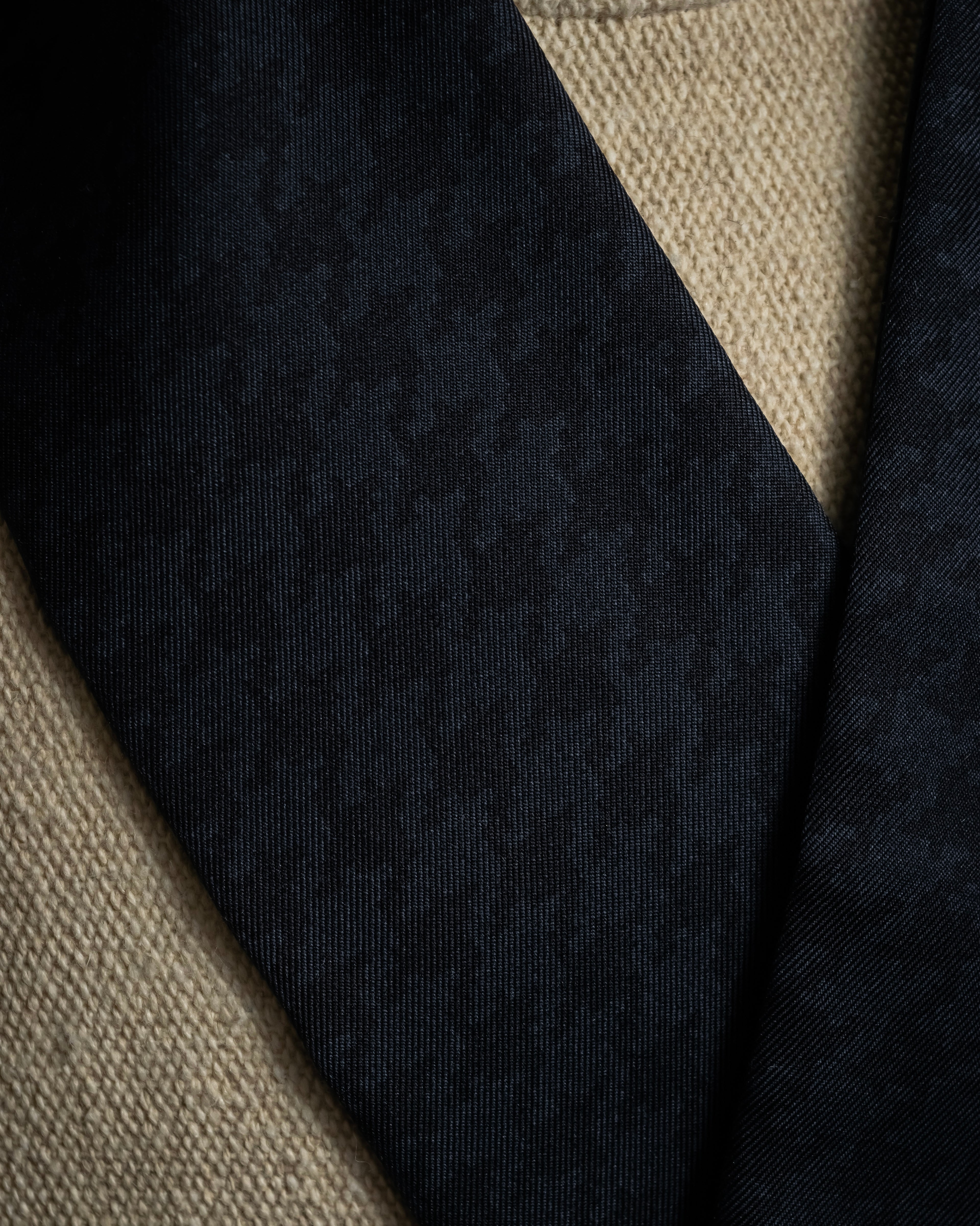 -MOOD Christmas Collection-
"Dior" Classic houndstooth pattern Mitza scarf