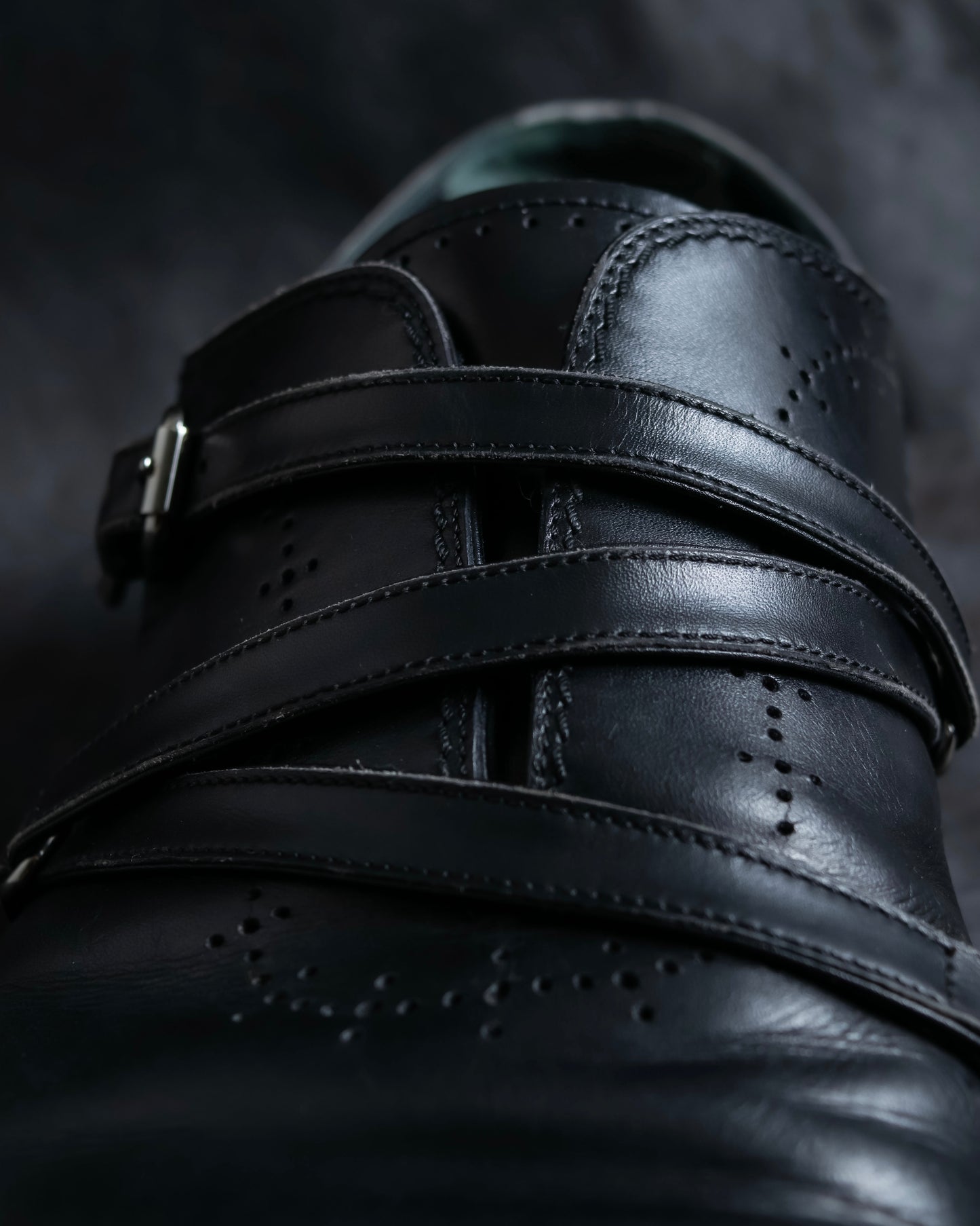 "LOUIS VUITTON" Belted hole design leather shoes