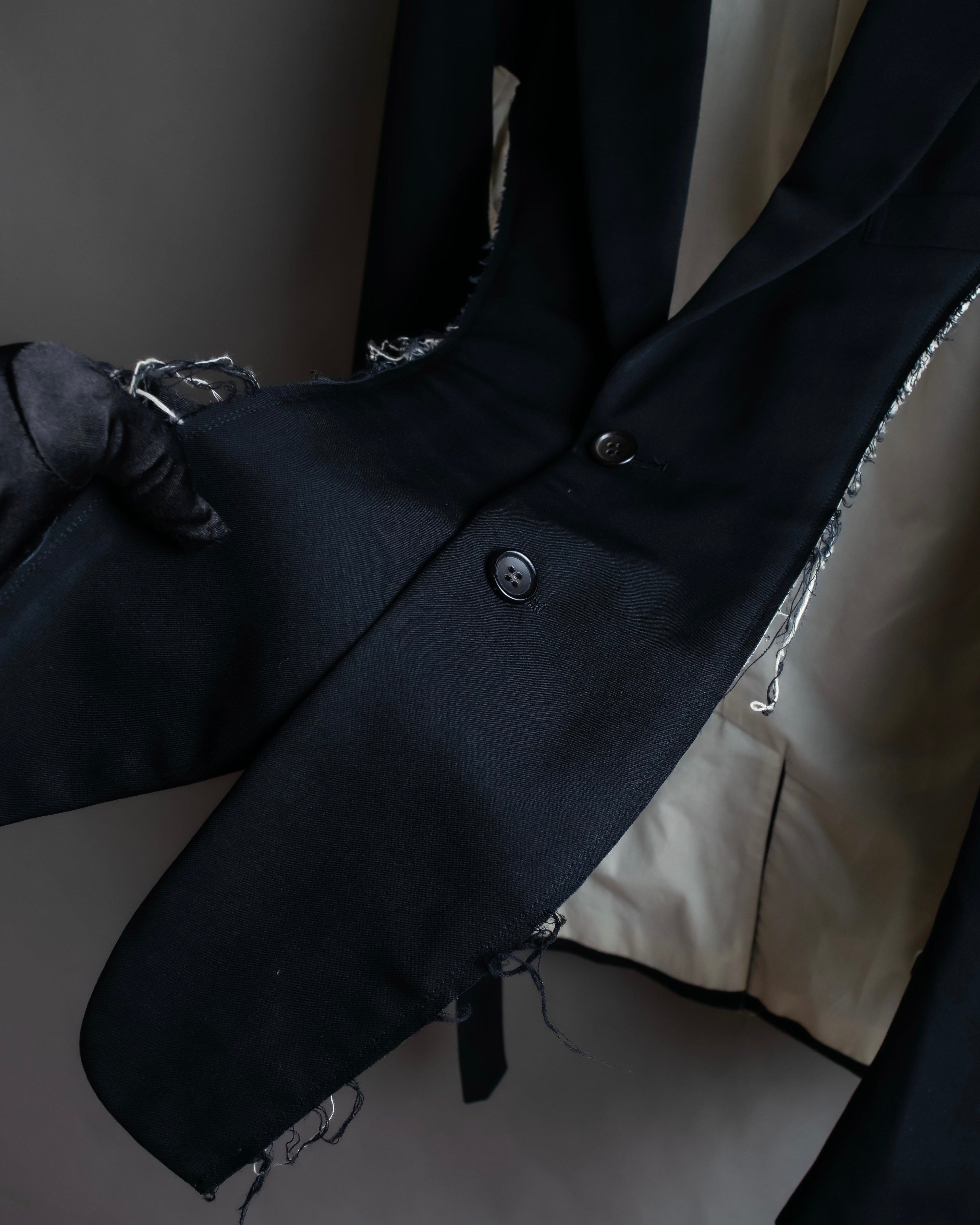 "COMME des GARCONS HOMME PLUS" 17AW Cutting design belted tailored jacket