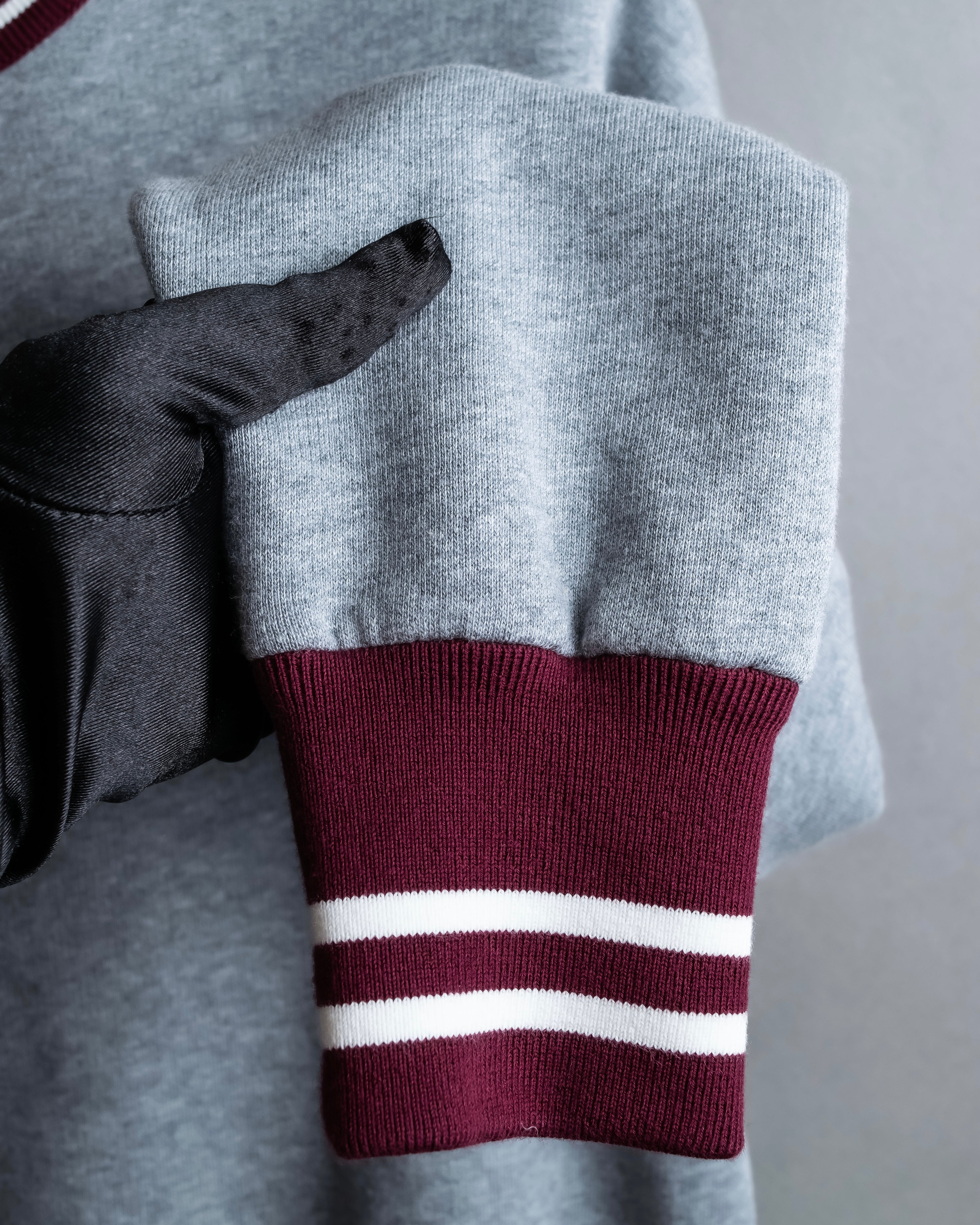 "Ｎ21 NUMERO VENTUNO" DREAM rhinestone design box silhouette
sweatshirt