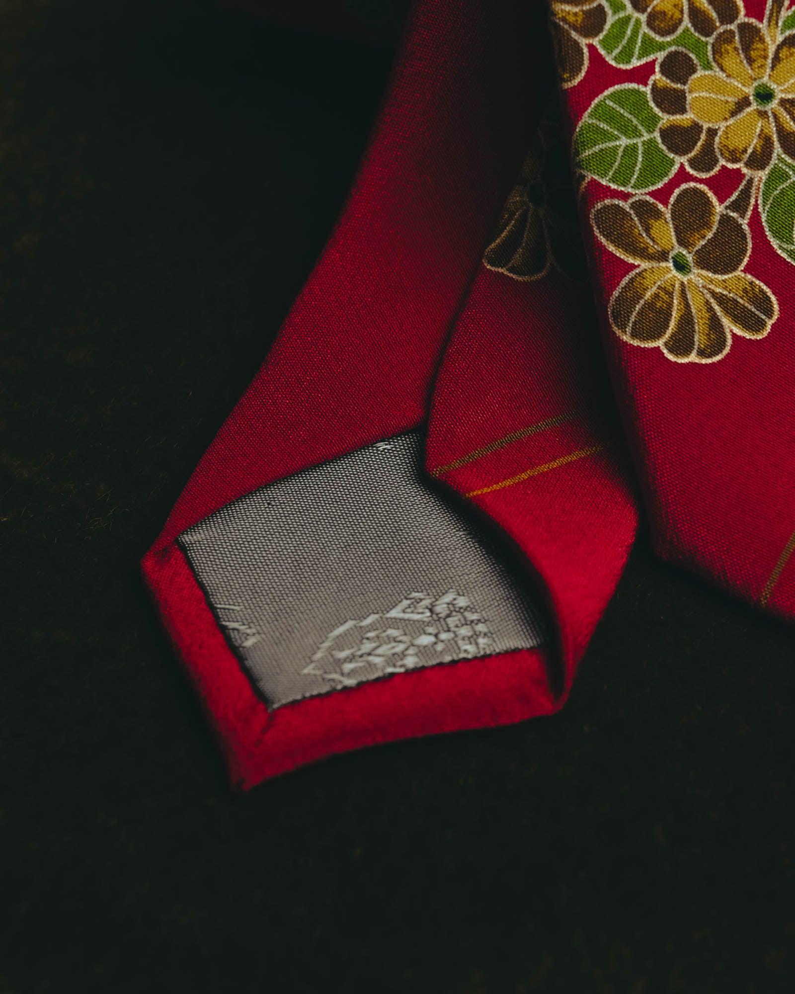 "GUCCI" 70's-80's Floral silk scarf tie