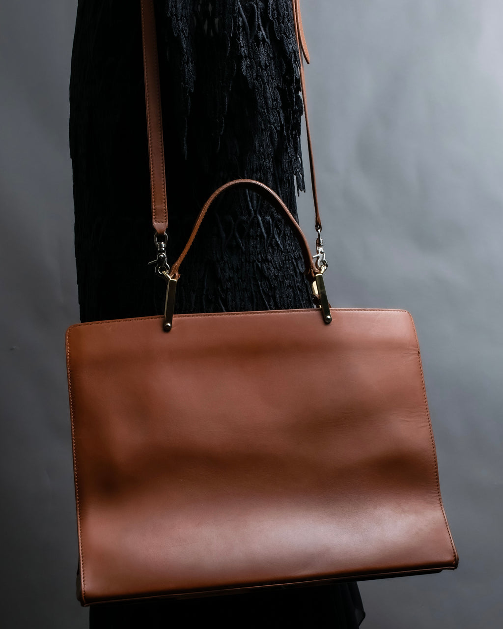 “BALENCIAGA” Le Dix 2 way hand bag