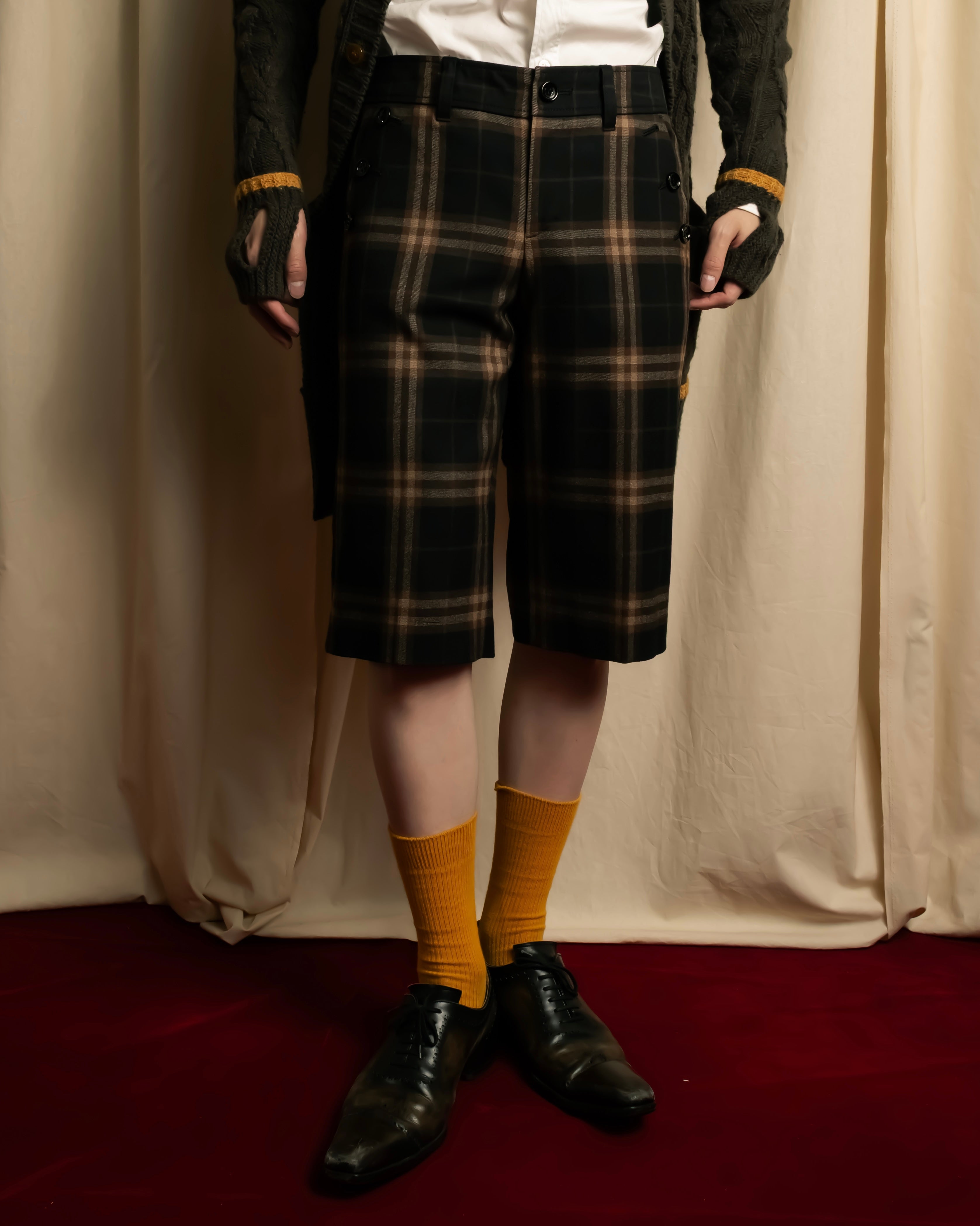 "BURBERRY" Decorative button design check pattern short pants