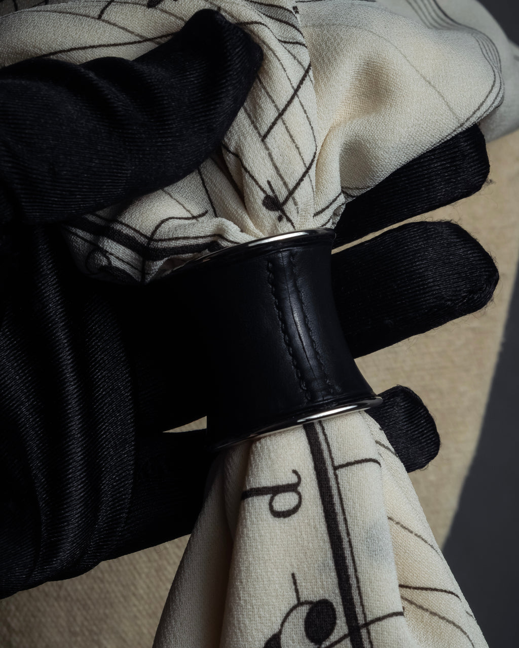 "HERMES" Drum-shaped calf leather scarf ring