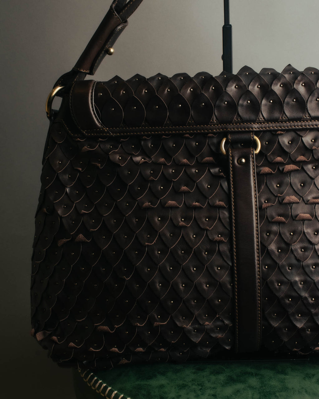 -SPECIAL- “Salvatore Ferragamo” 00’s-10’s Leather scale appliqué gancini shoulder bag