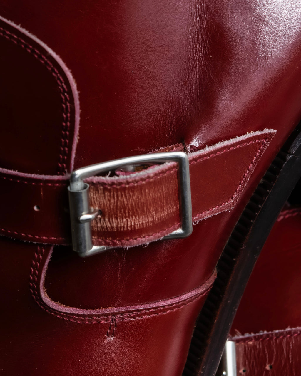 "tricot COMME des GARCONS"
 Belted heel leather pumps