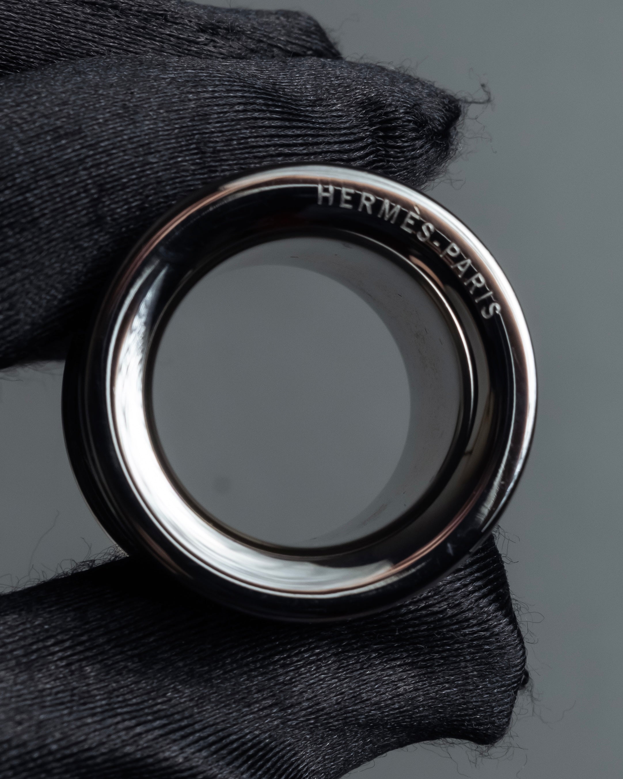 "HERMES" Drum-shaped calf leather scarf ring