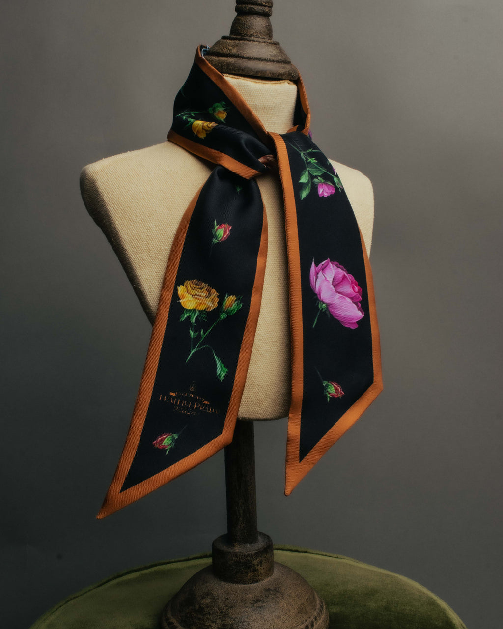 "PRADA" 2020's Floral silk skinny scarf