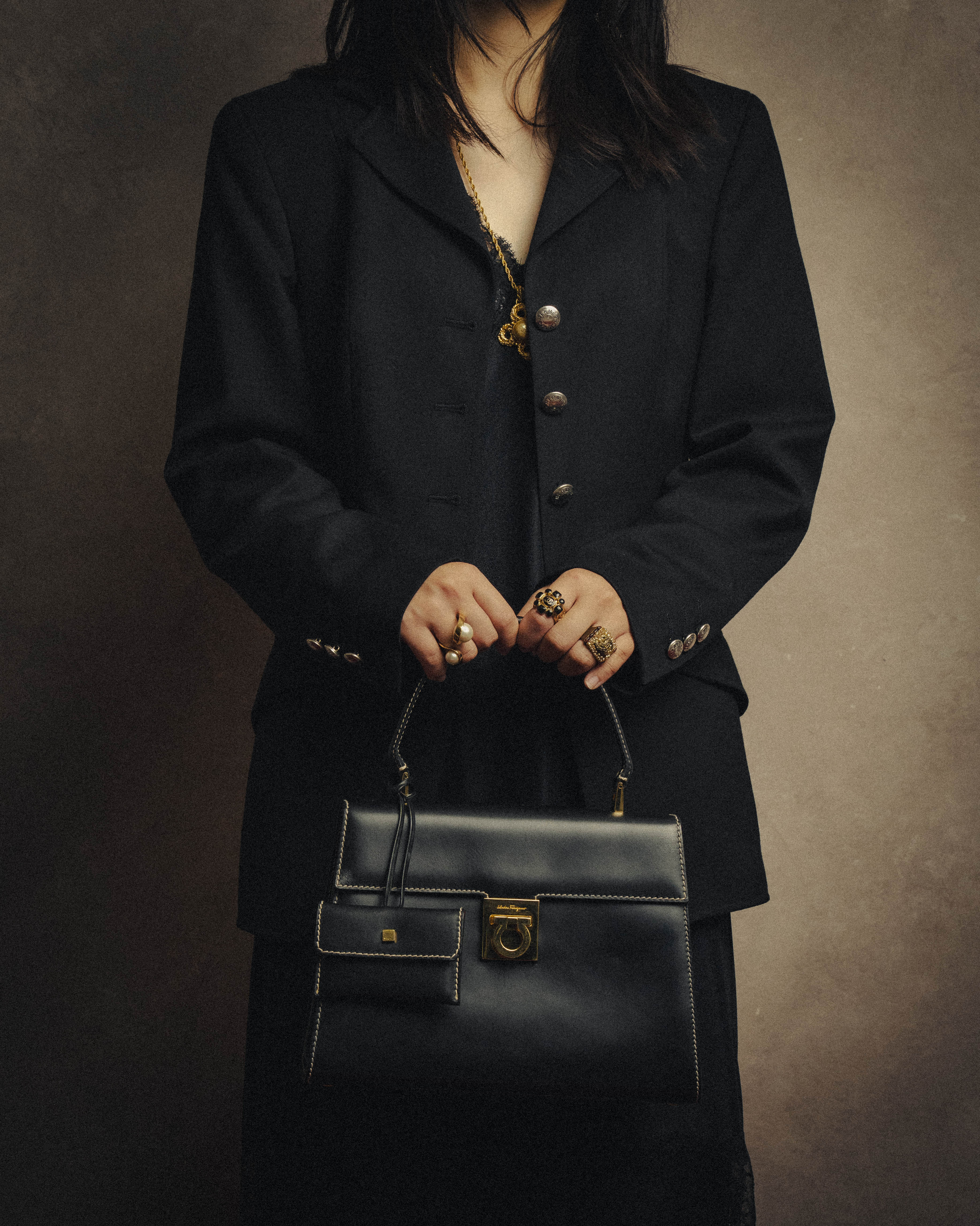 -SPECIAL- "Salvatore Ferragamo" 90's-00's Gancini contrast stitch leather handbag