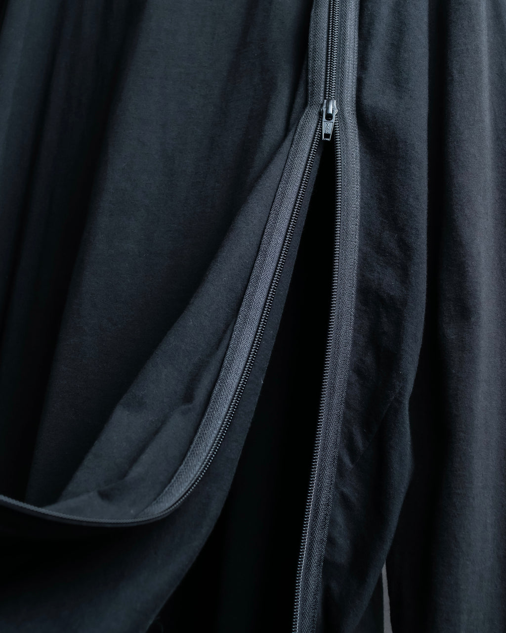 "Ground Y" Double zip design long tops