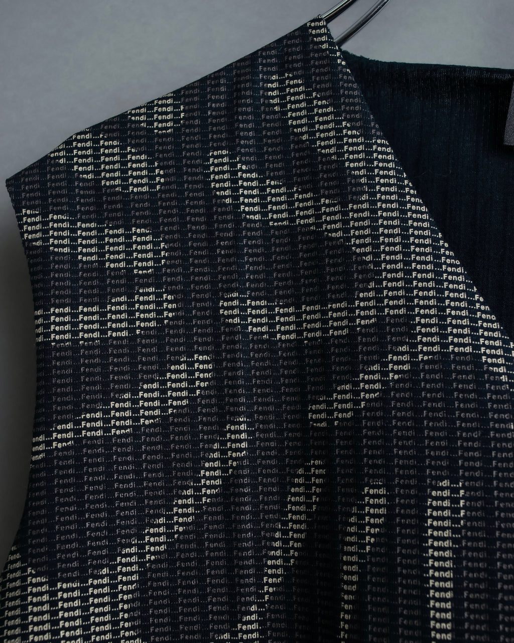 "FENDI" Logo print V-neck sleeveless top