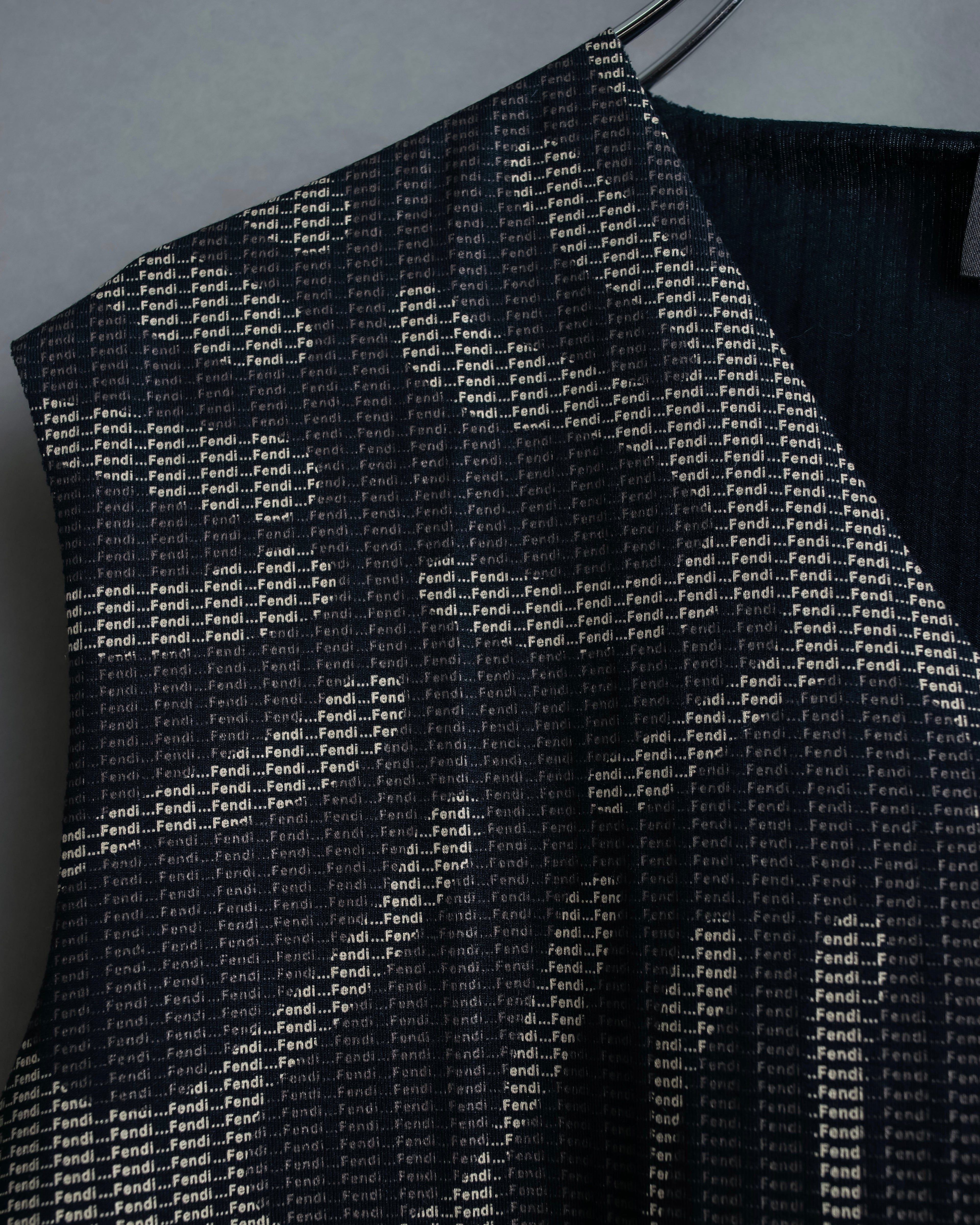 "FENDI" Logo print V-neck sleeveless top