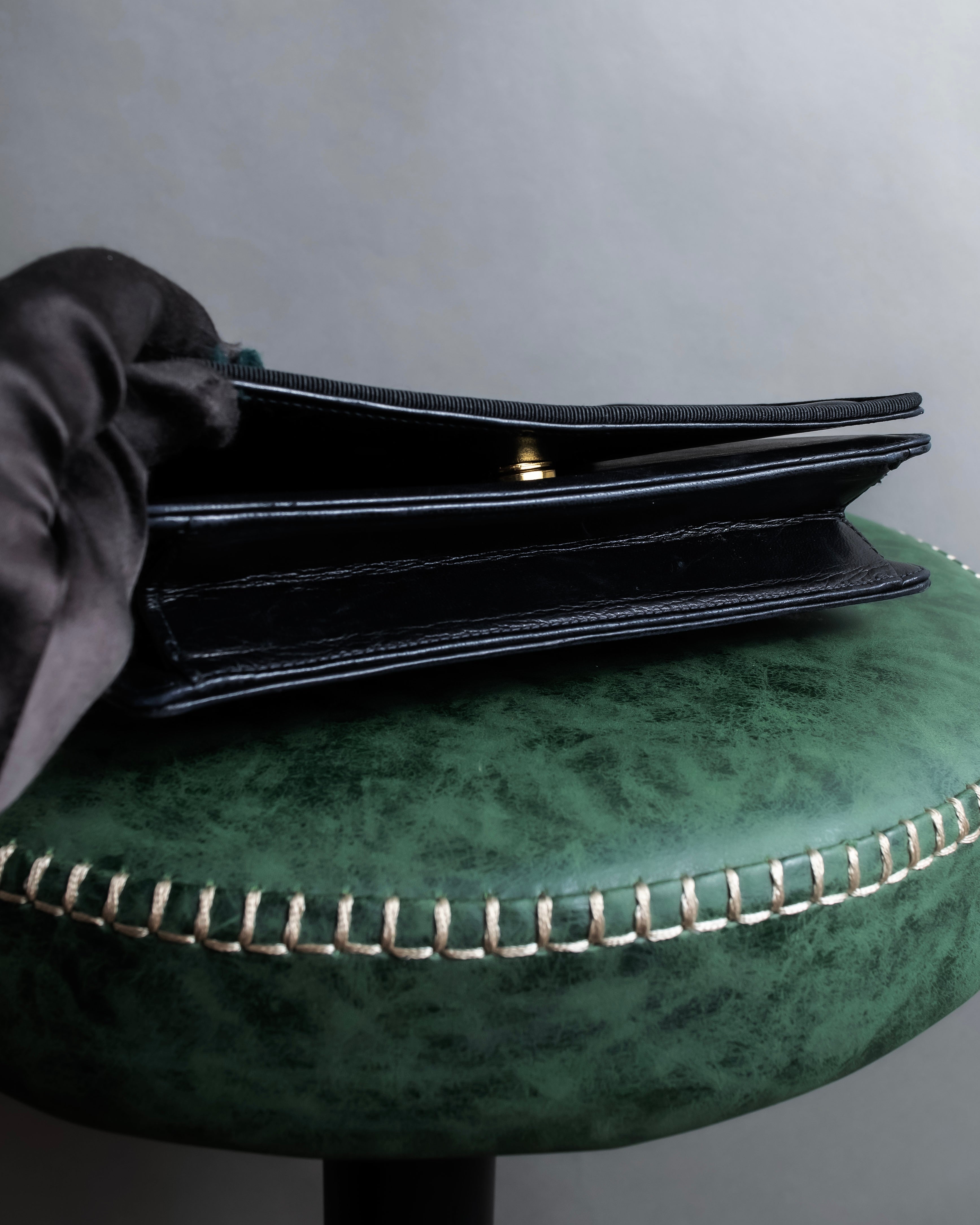 "Salvatore Ferragamo" Horizontal design pumps engraved leather one handle bag