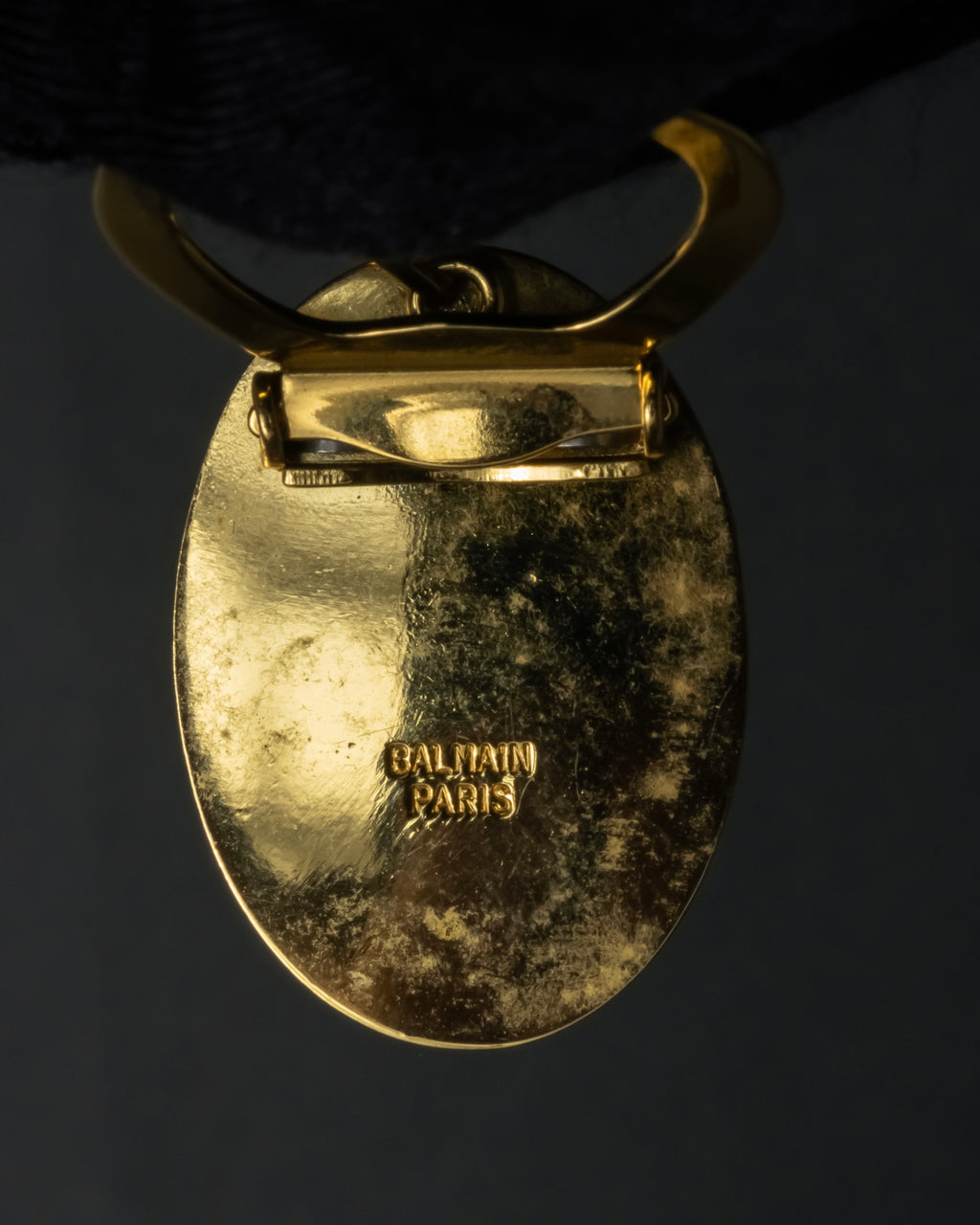 "BALMAIN" Abstract line motif scarf clip pendant