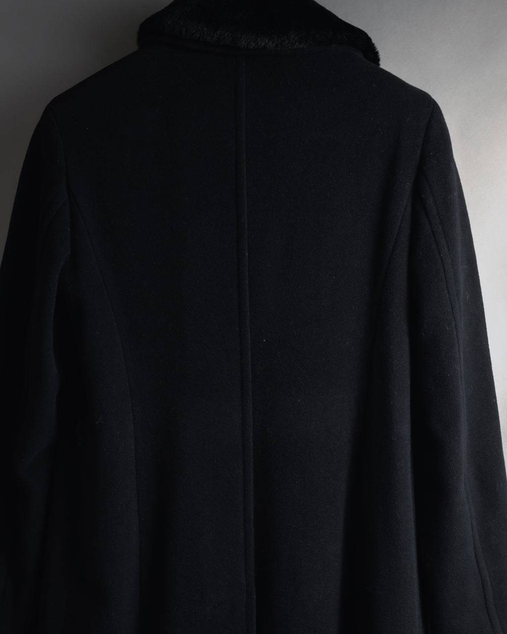 Abrigo con cuello de piel súper largo de los años 90-00 de MAX&Co.