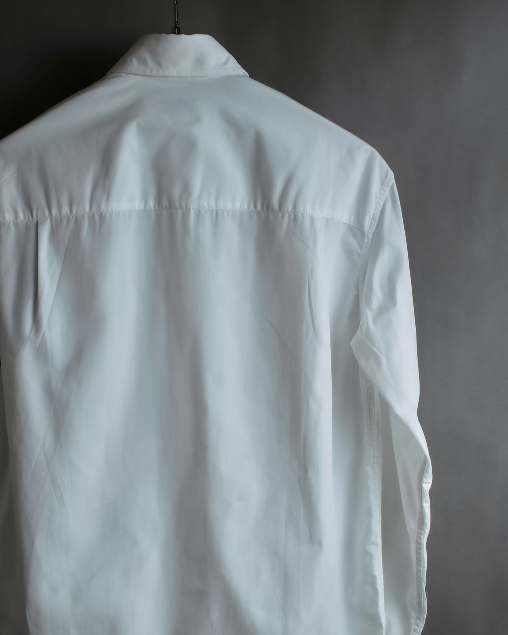 "BURBERRY" Wide collar embroidered emblem white shirt