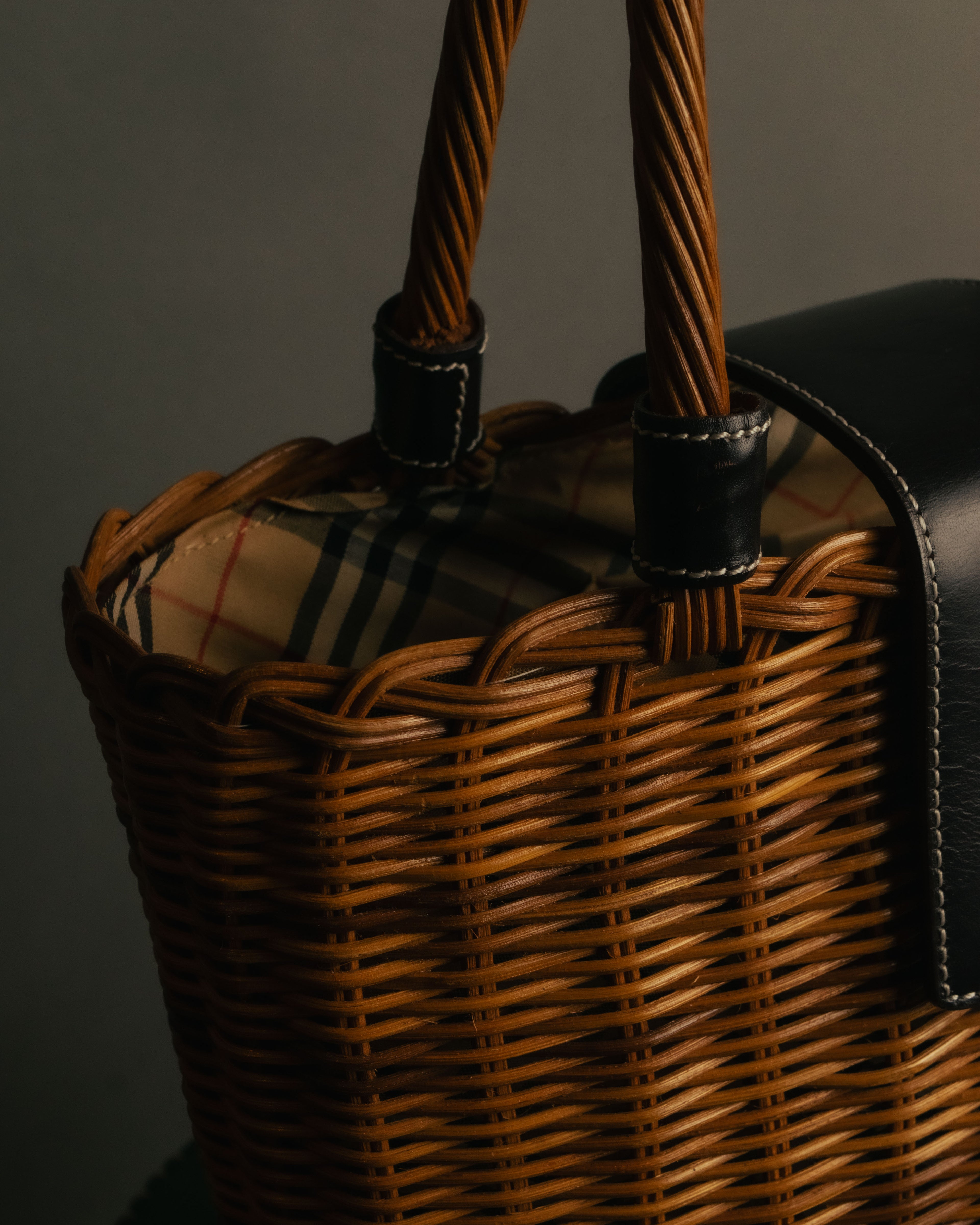 “BURBERRY BLUE LABEL” 00’s Rattan check lining basket bag
