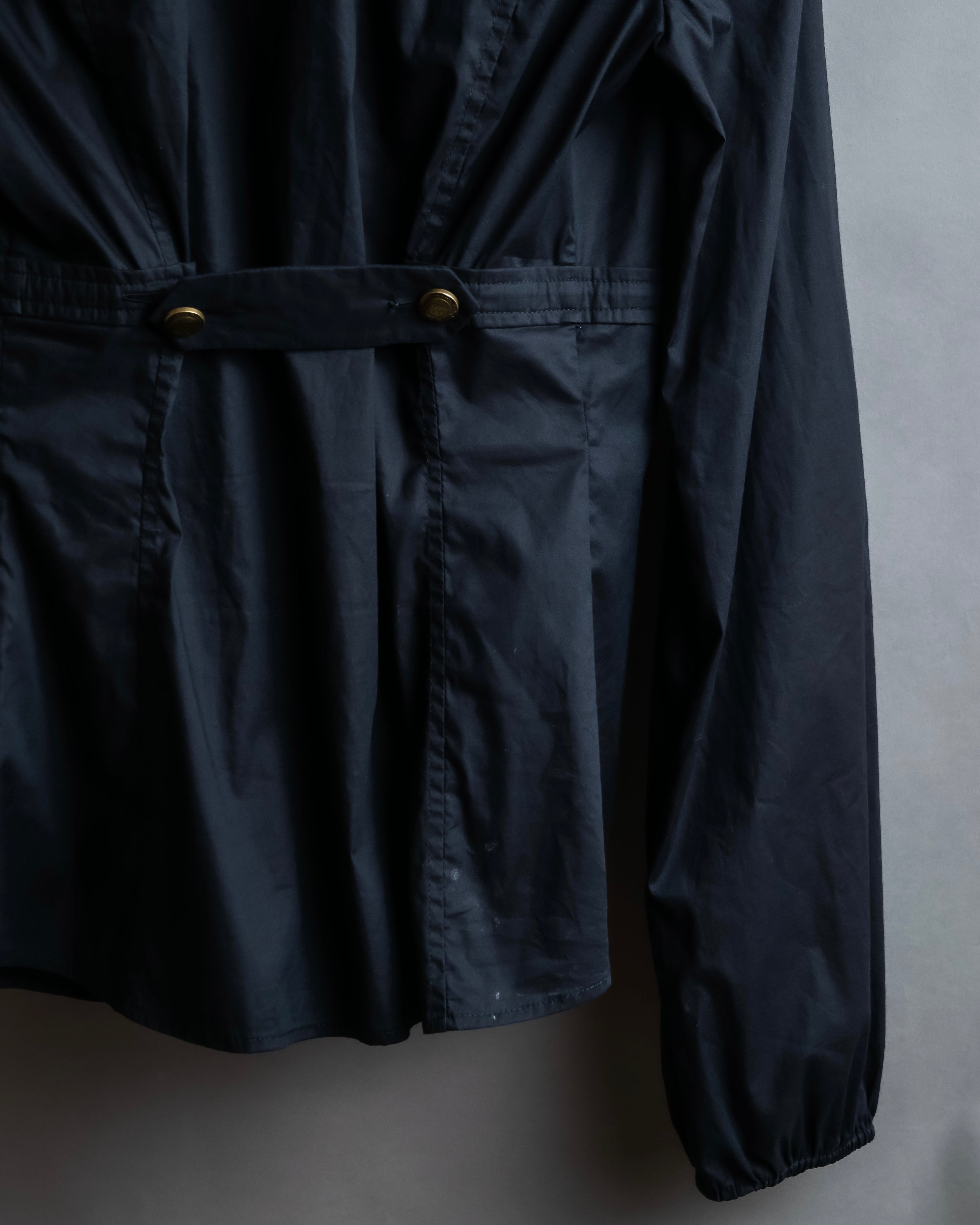 "GUCCI" No collar design gold button accents blouse