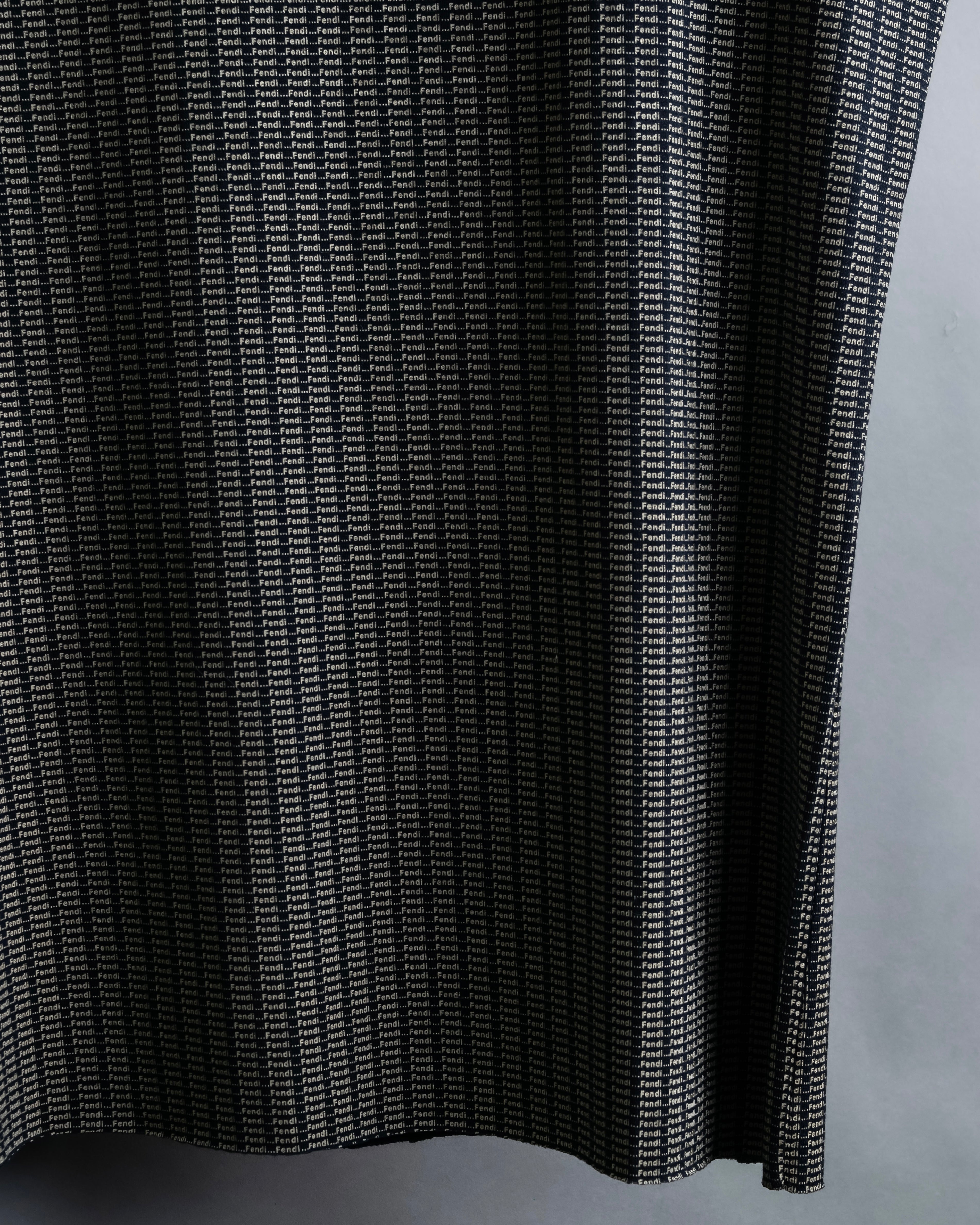 "FENDI" Logo print V-neck sleeveless top