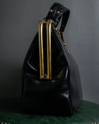 "Roberta Di Camerino" Logo motif charm design modern doctor bag