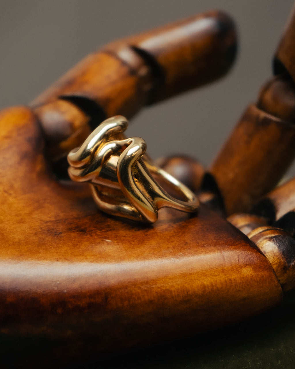 -SPECIAL- “Bottega Veneta” 10's- Sculptural gold plated knot ring