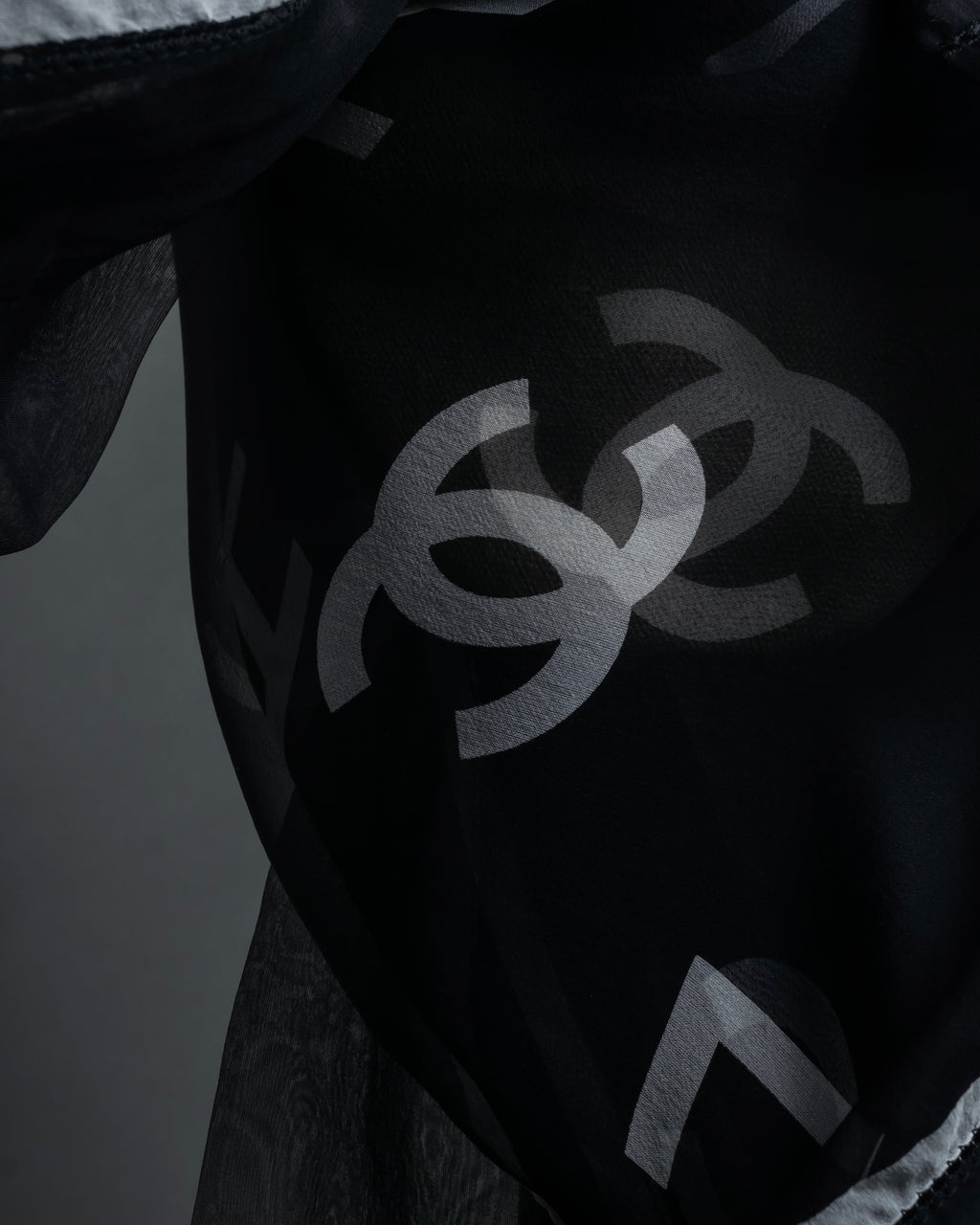 "CHANEL" Typography logo engraved large scarf