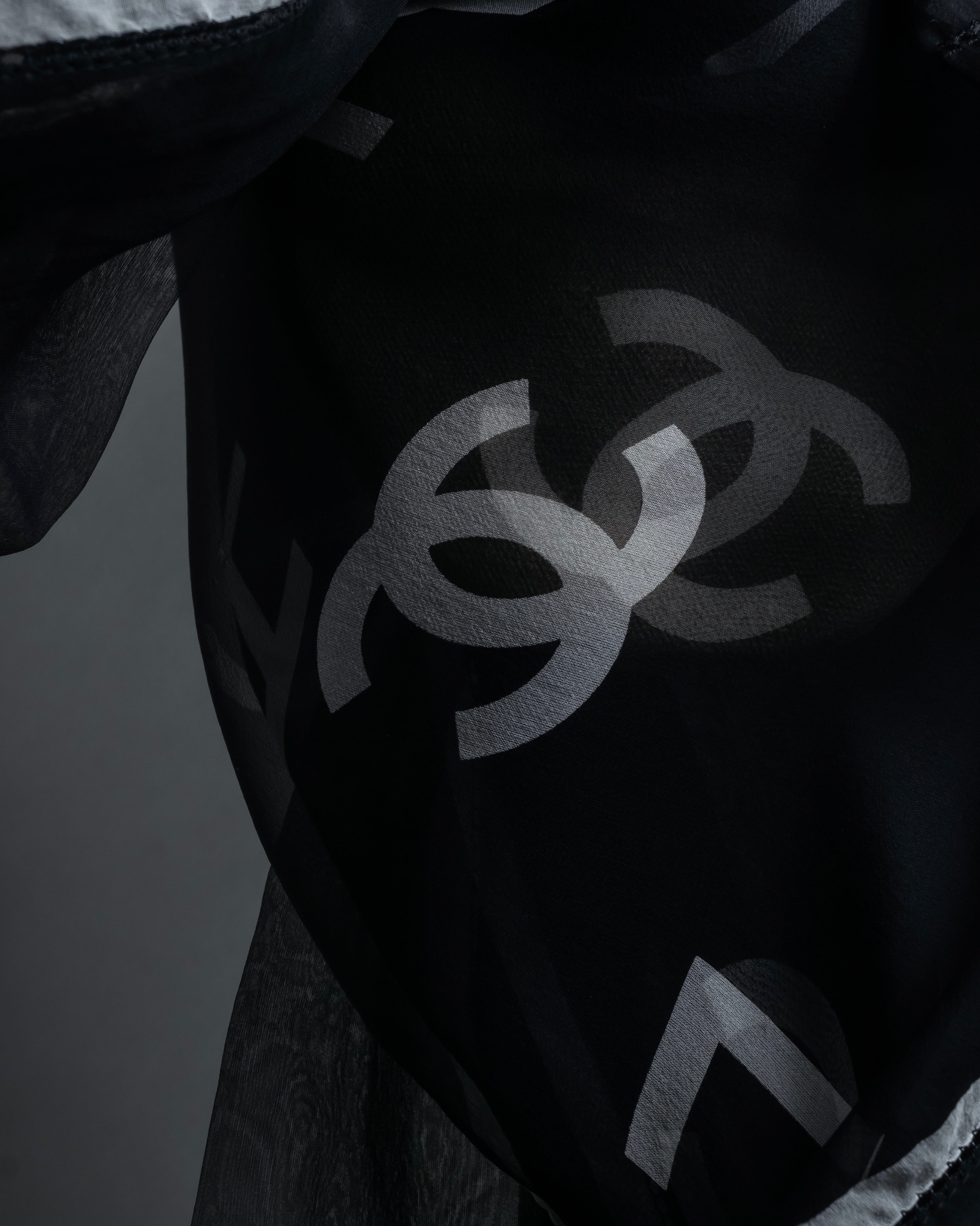 "CHANEL" Typography logo engraved large scarf