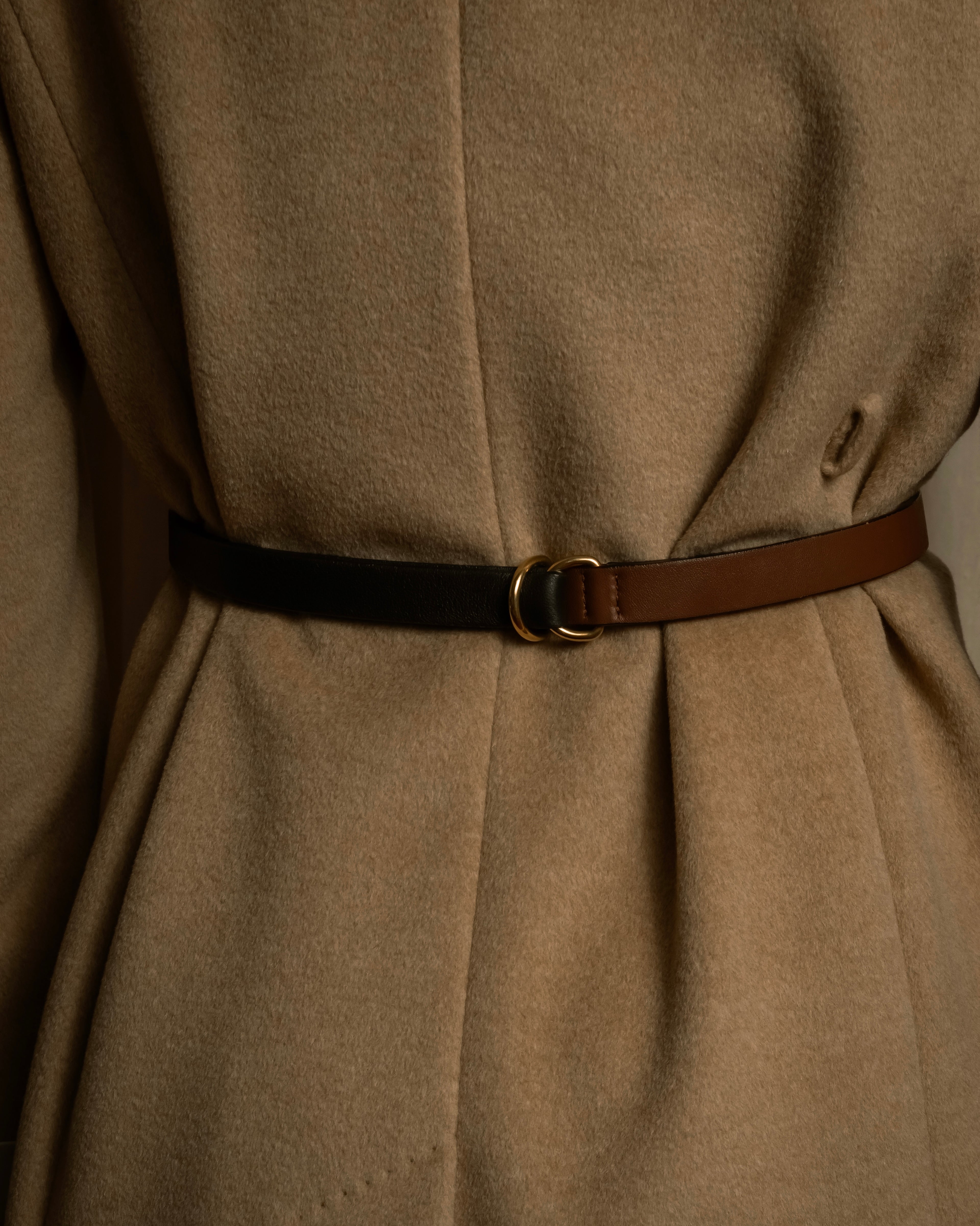 "BURBERRY" Gold circle metal design waist mark leather belt