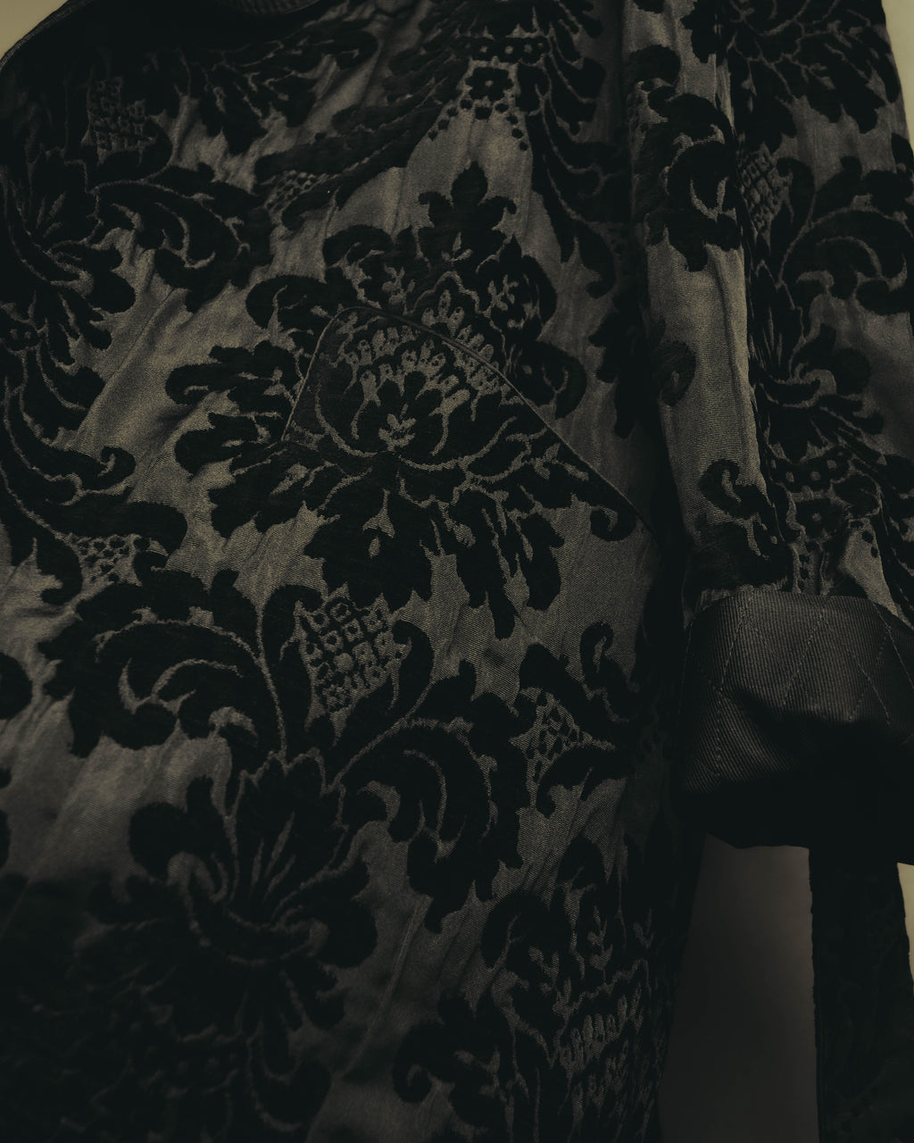 “DOLCE&GABBANA” Late 2010’s-early 2020’s Baroque jacquard belted robe coat