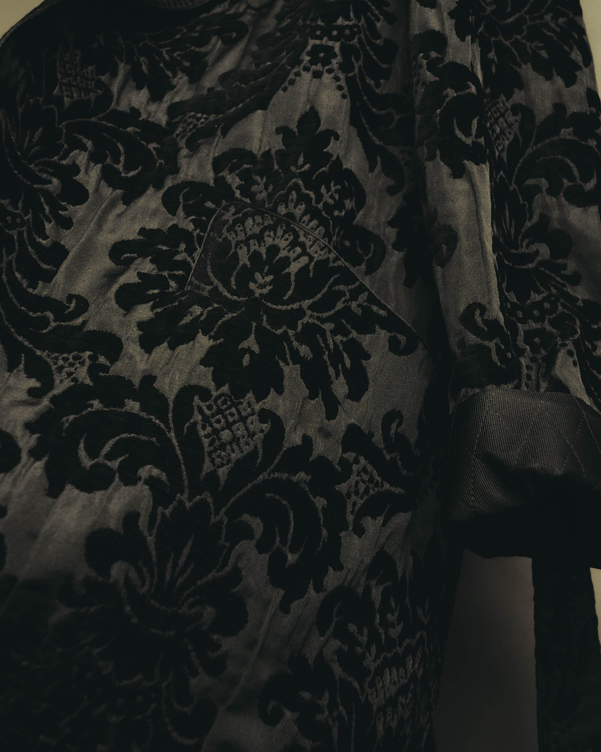 “DOLCE&GABBANA” Late 2010’s-early 2020’s Baroque jacquard belted robe coat