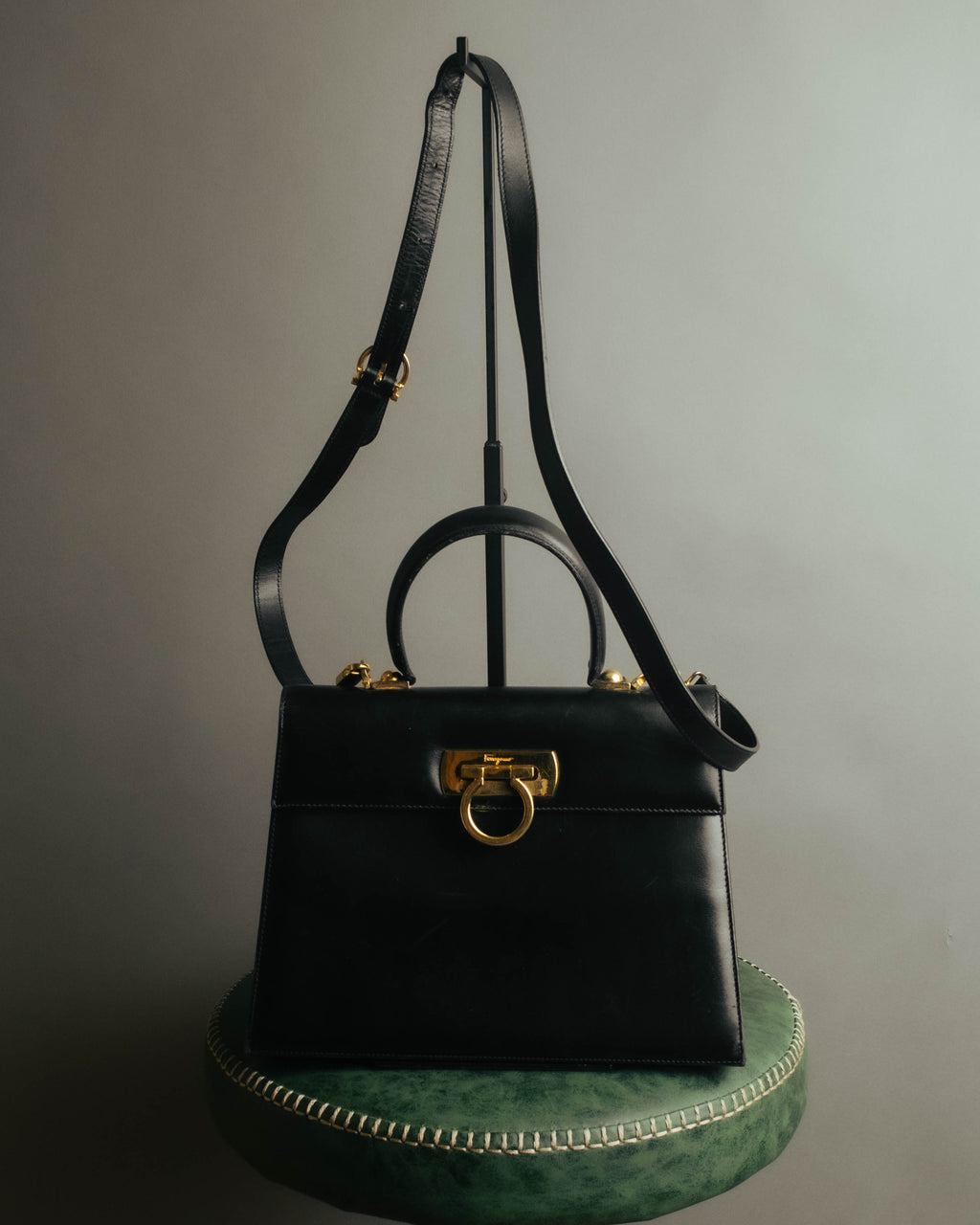 “Salvatore Ferragamo” 90’s-00’s Gancini leather top handle shoulder bag