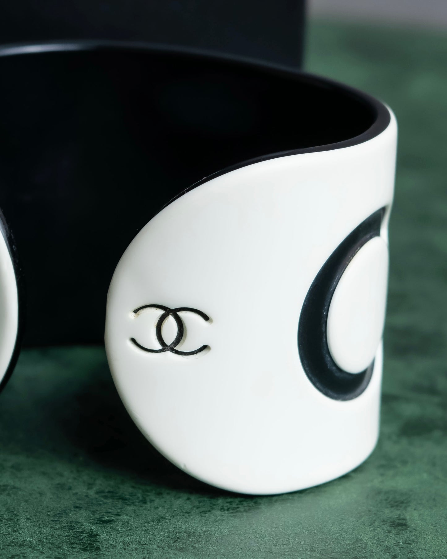 "CHANEL" COCO mark spell engraved bangle