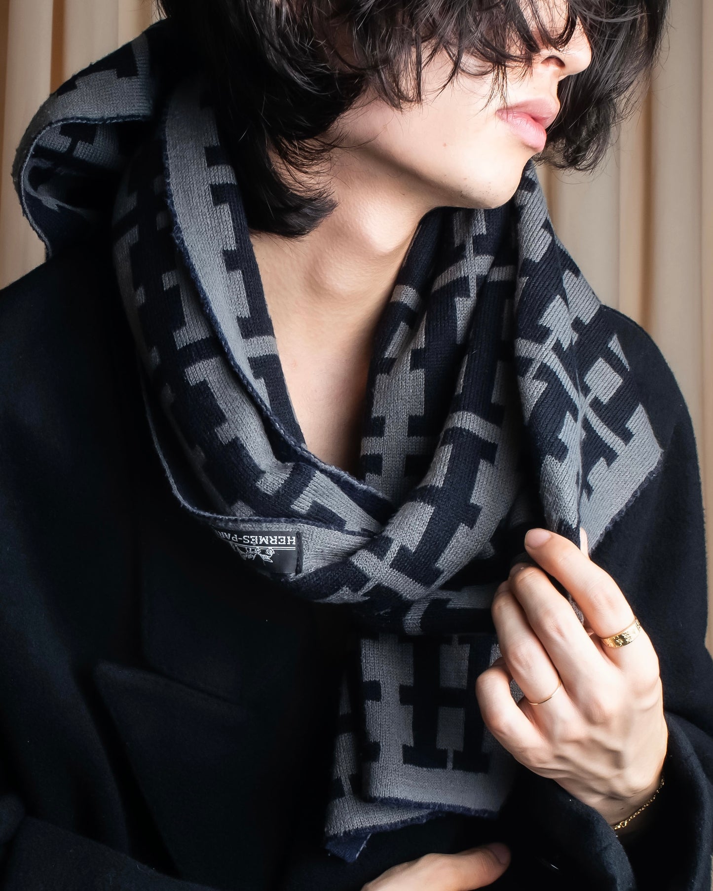 "HERMES" H pattern monotone color long stole