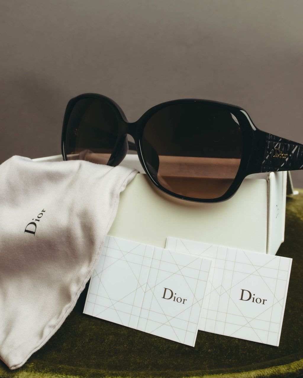 "Christian Dior" 10's Oversized quilted temple sunglasses