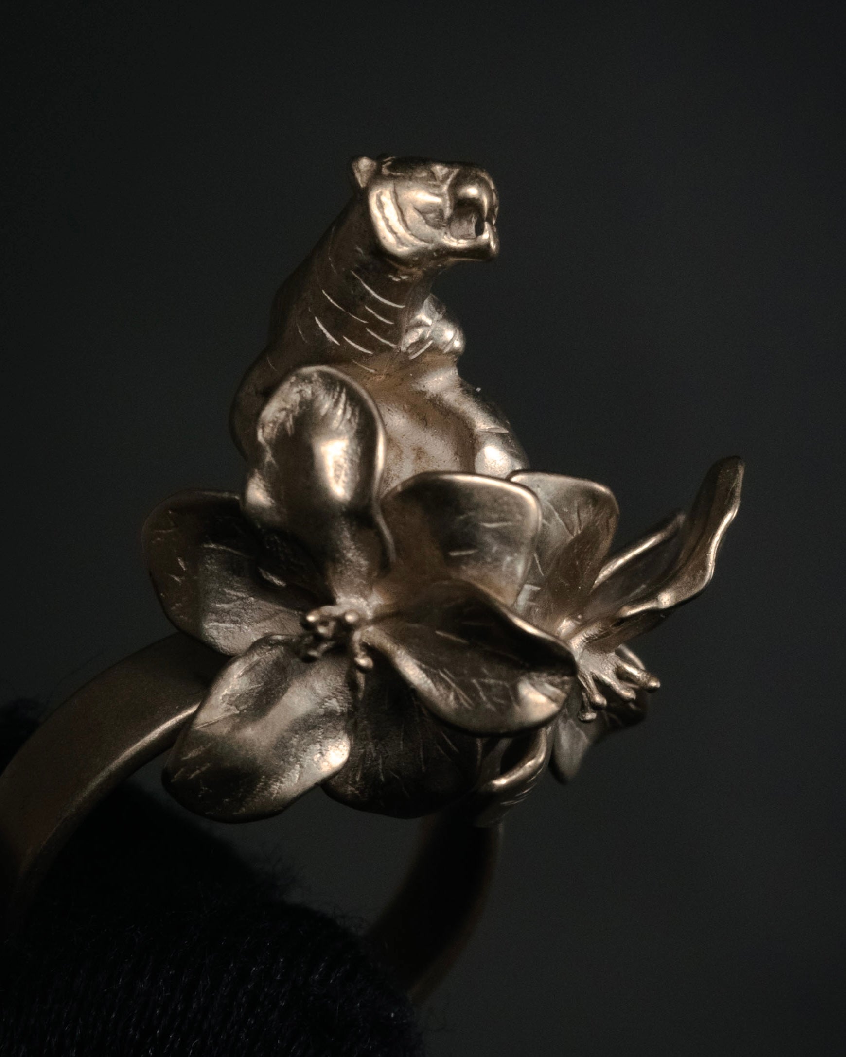 “DIOR” 2010’s Tiger and flower sculptural ring