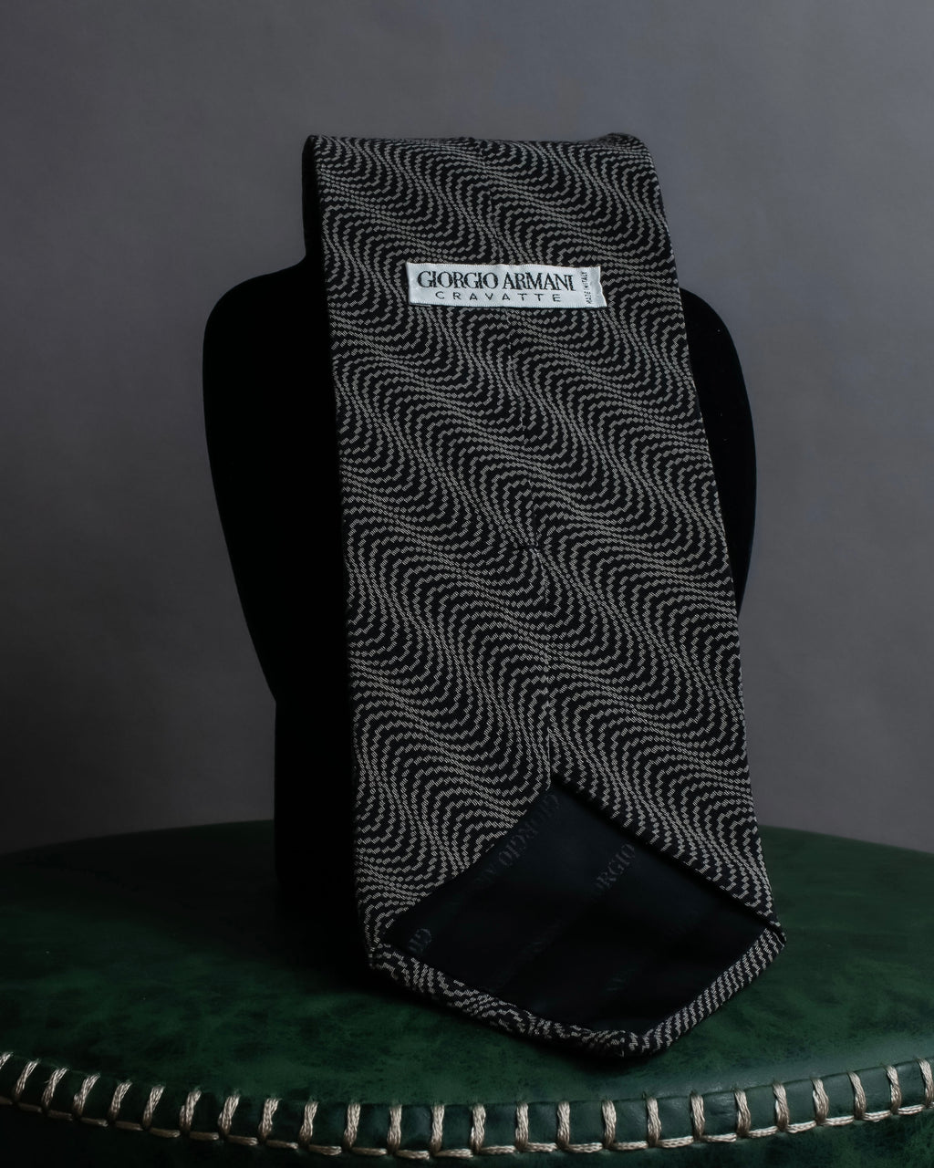 "GIORGIO ARMANI" Finely swaying wave pattern necktie