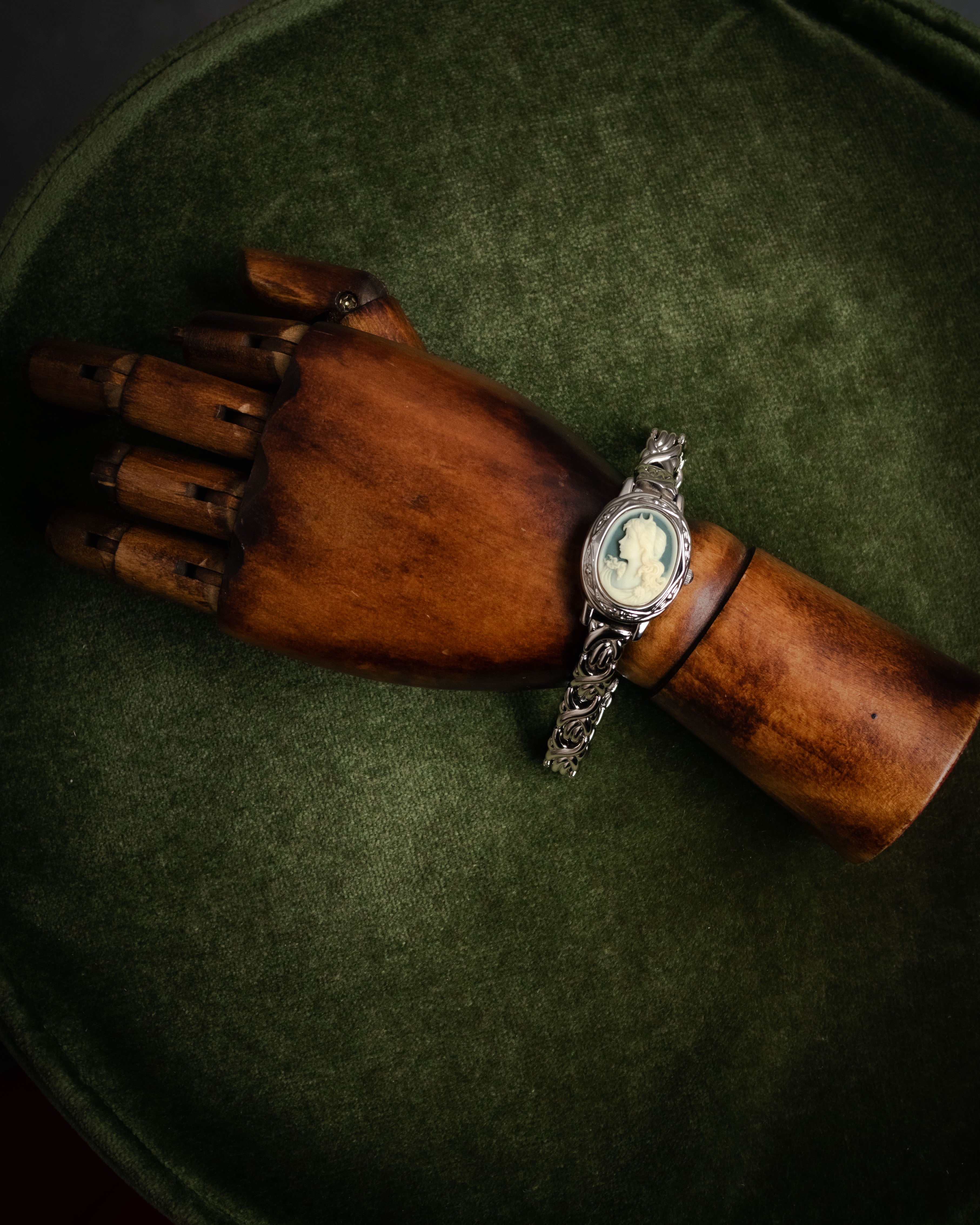 “Valentino Michelle” 1990-2005 Cameo secret bracelet watch