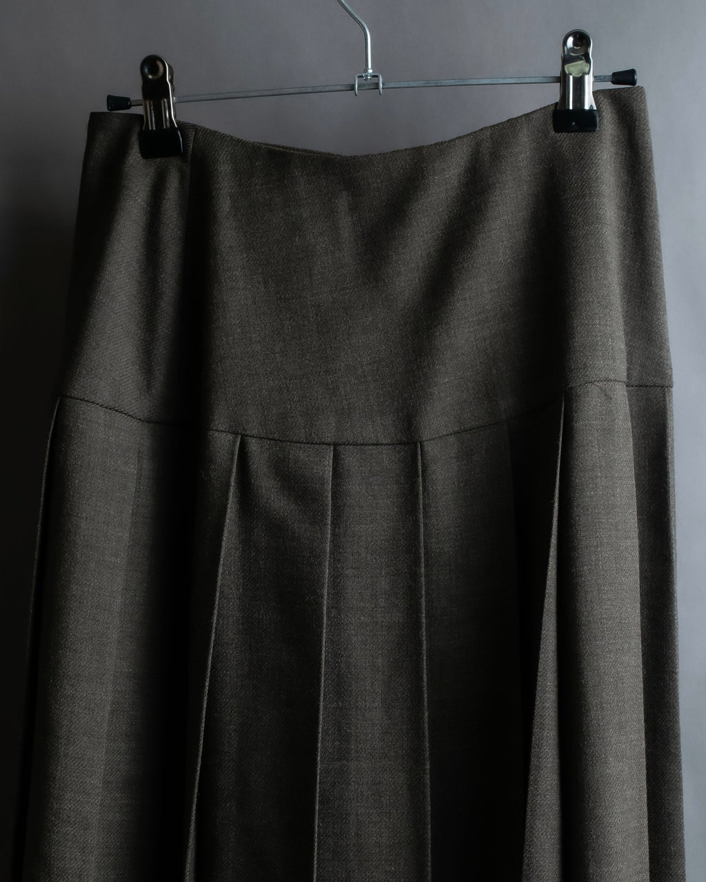 "CHANEL" Side button design pleated flared skirt