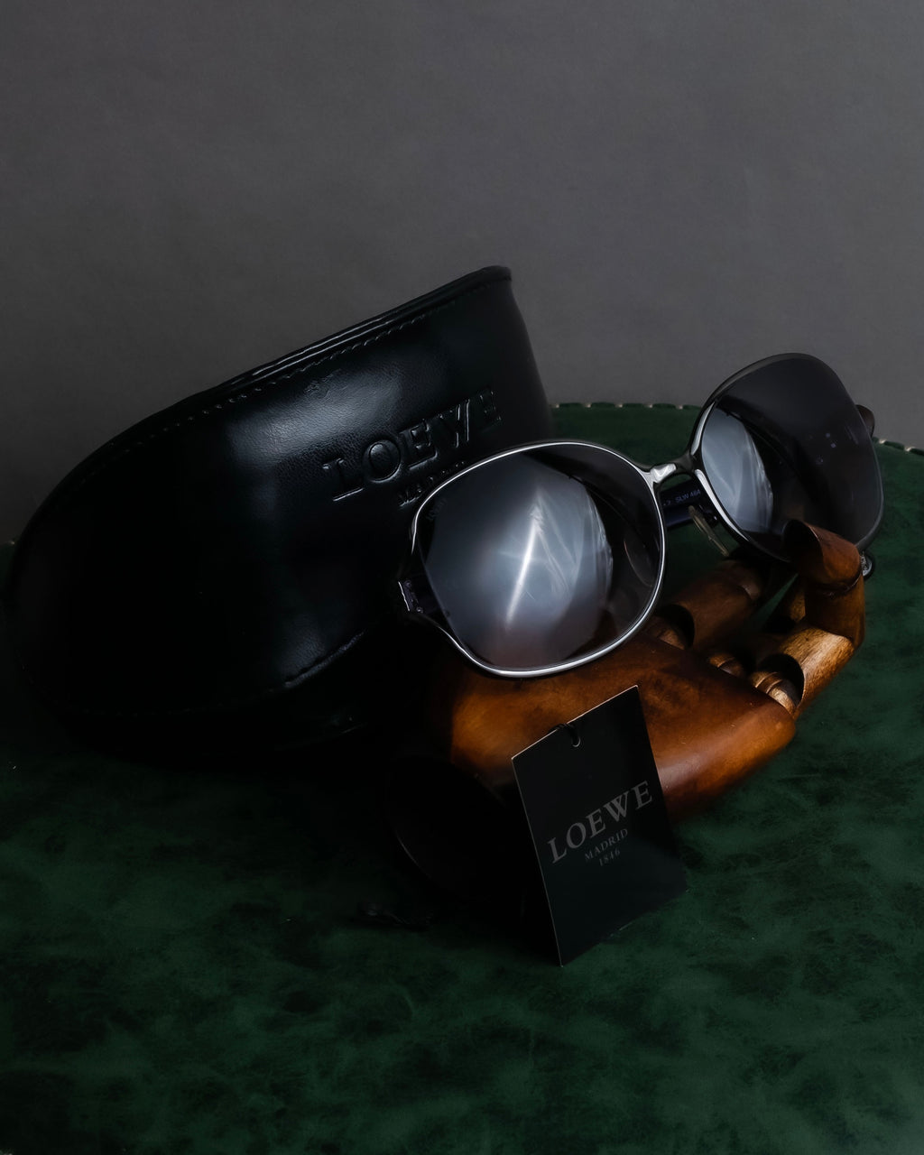 "LOEWE" Anagram logo engraved oval sunglasses