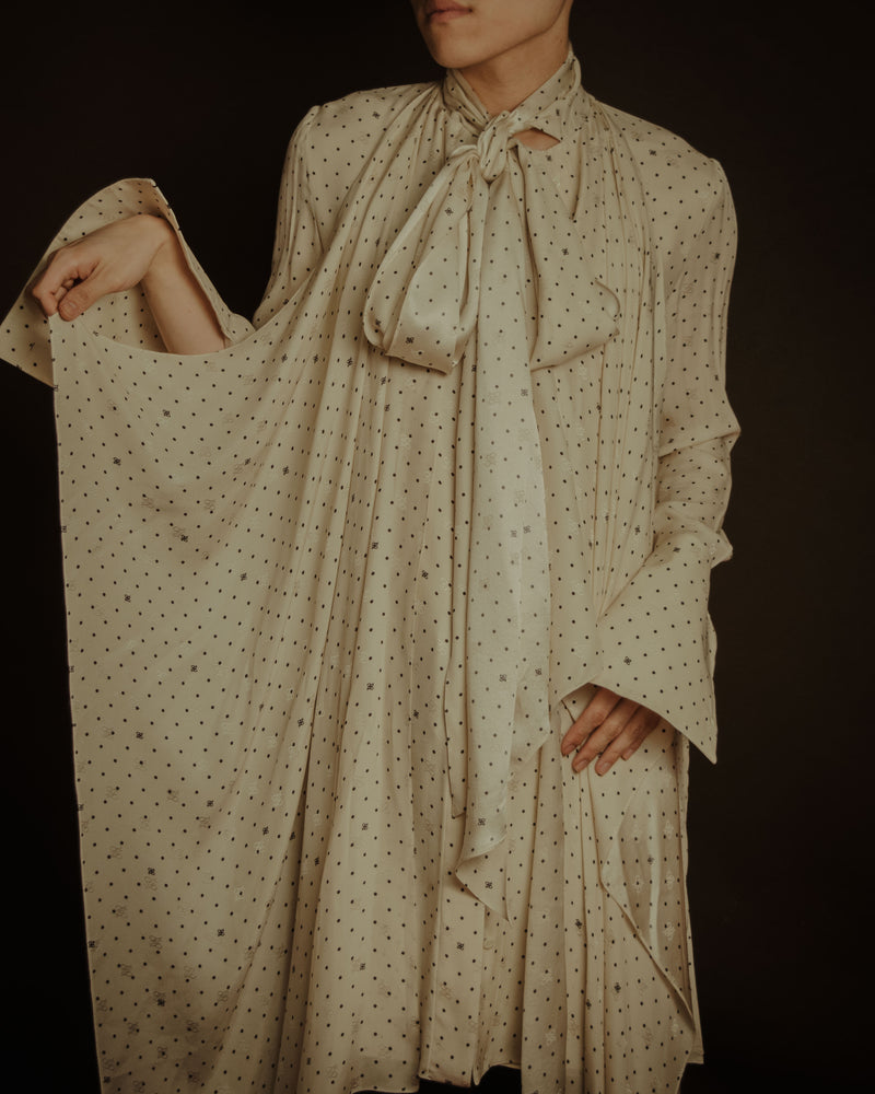 –SPECIAL– “FENDI” 2019-22 Karligraphy dot silk bow tie long blouse