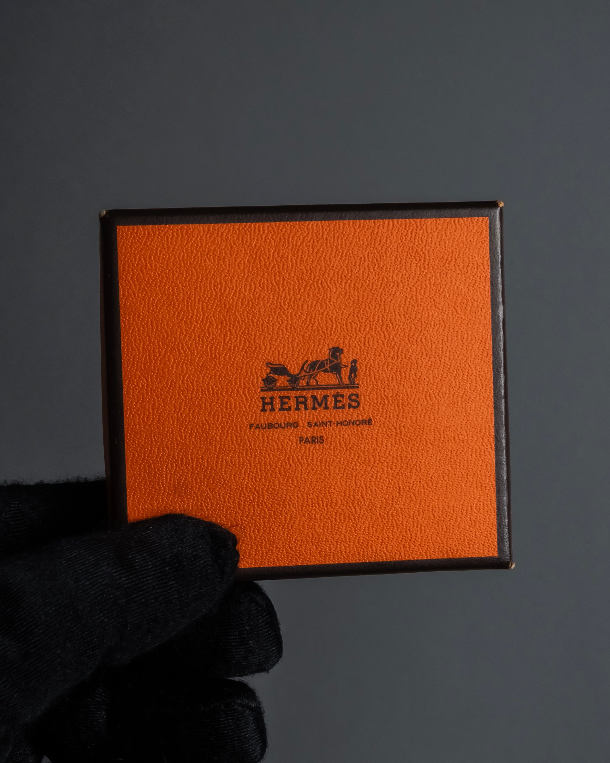 "HERMES" H motif design leather choker