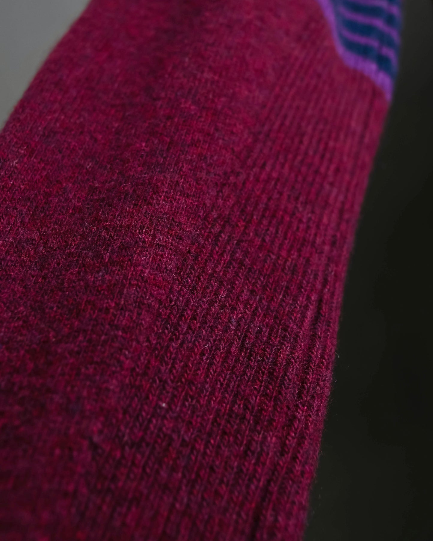 "D&G" Armband stripe design wool knit