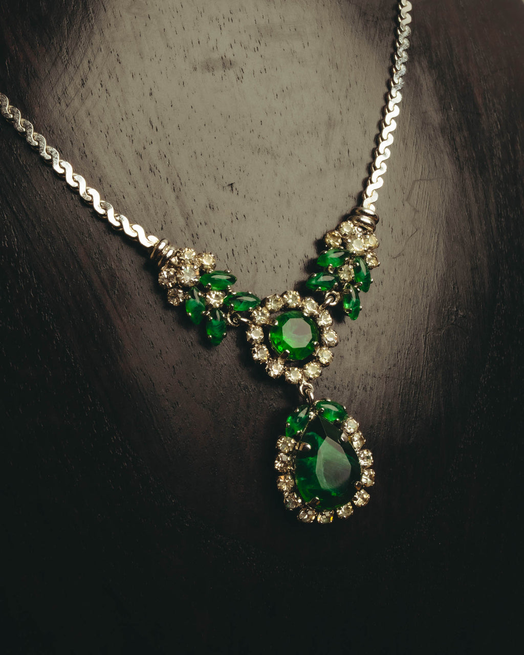 "Christian Dior" 80's-90's Emerald green pendant necklace