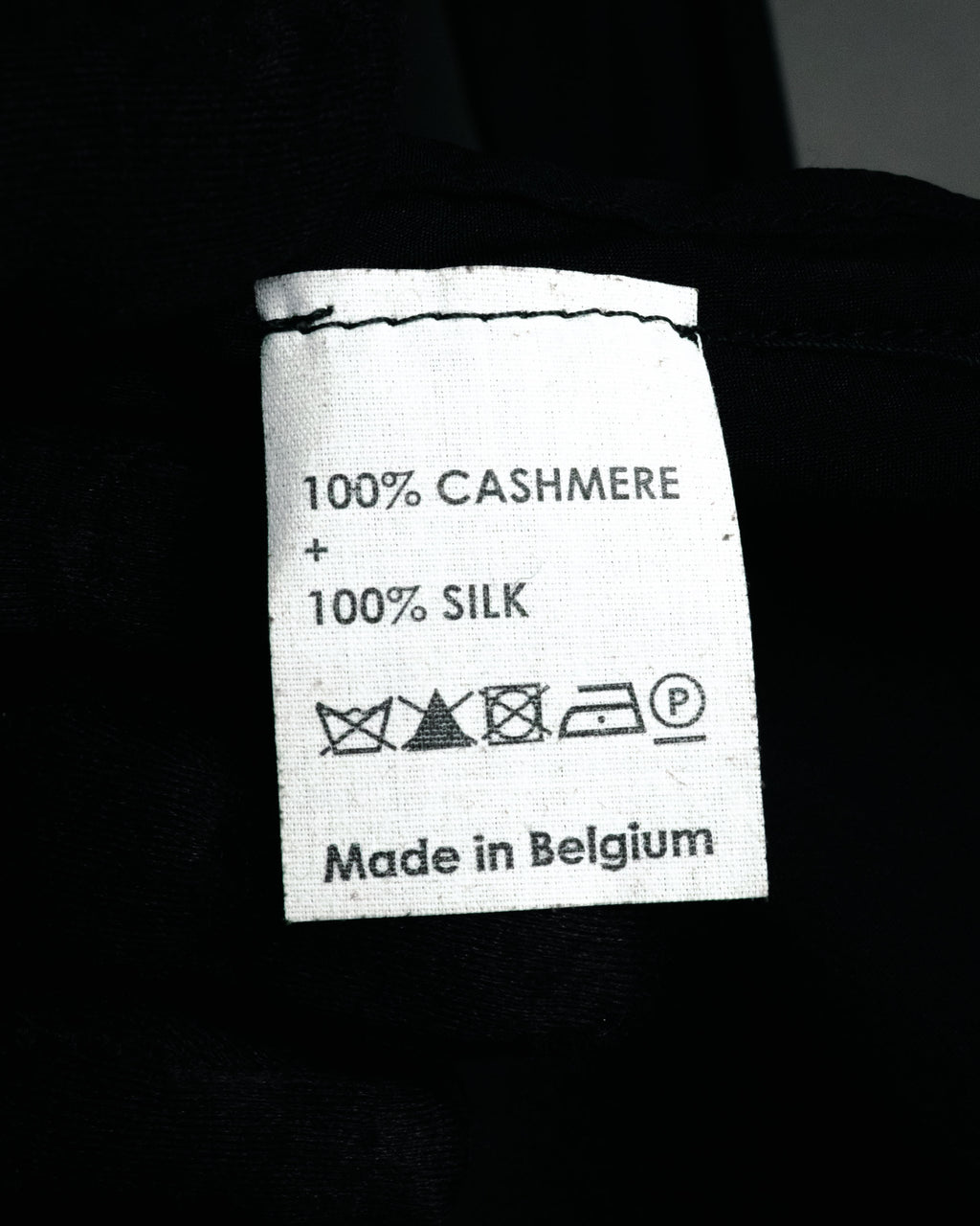 “DRIES VAN NOTEN” 90’s–Early 00’s Cashmere and silk layered belted cardigan