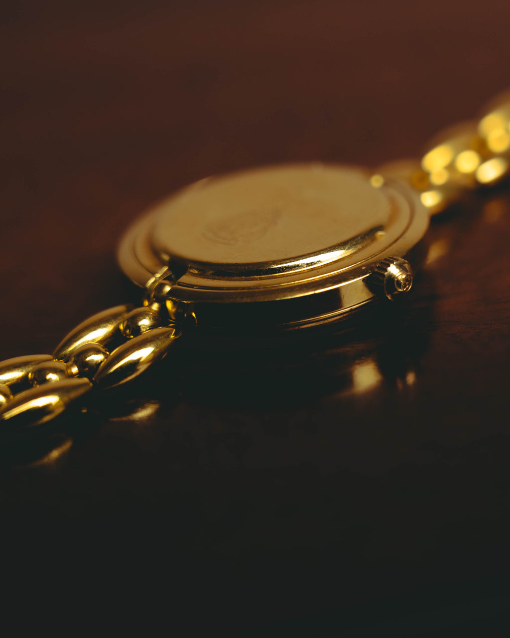 –SPECIAL– "GUCCI" 80's-90's Elegant gold tone wristwatch
