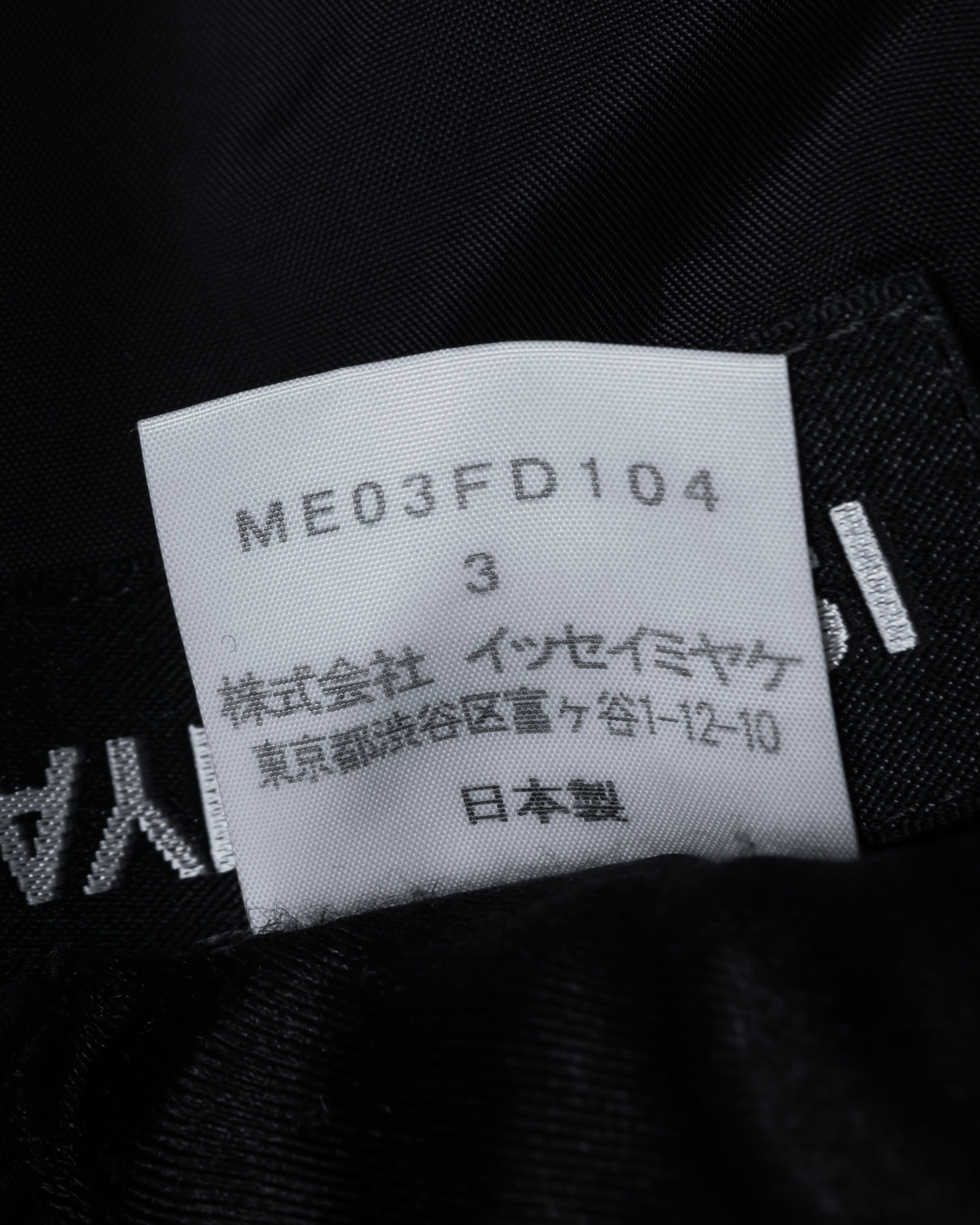 "ISSEY MIYAKE" 00AW Simple detail wool tailored jacket