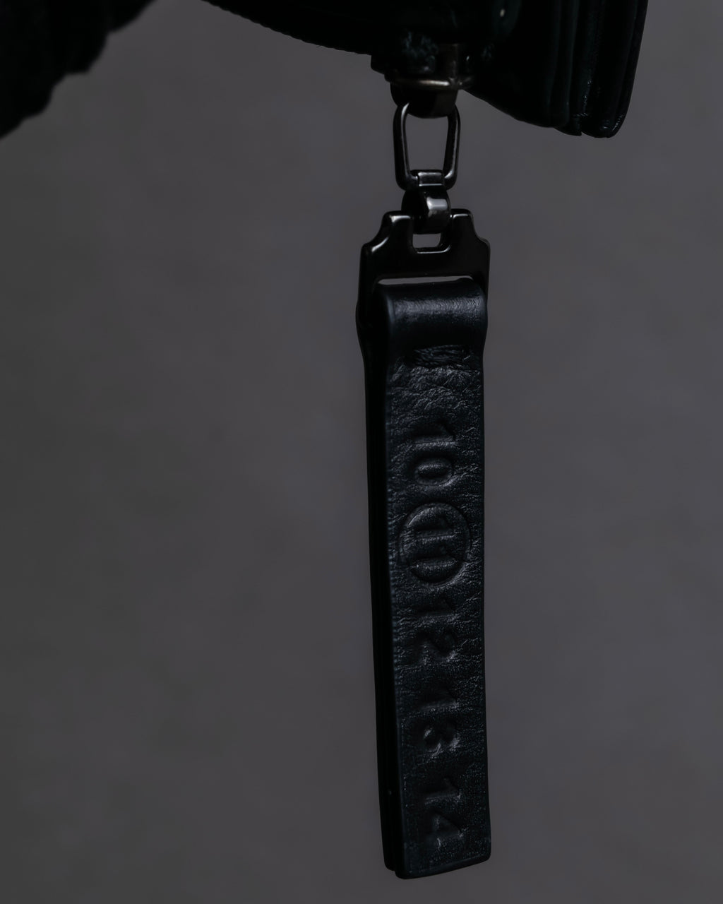 "MAISON MARGIELA" Anonymous stitch design bi-fold wallet