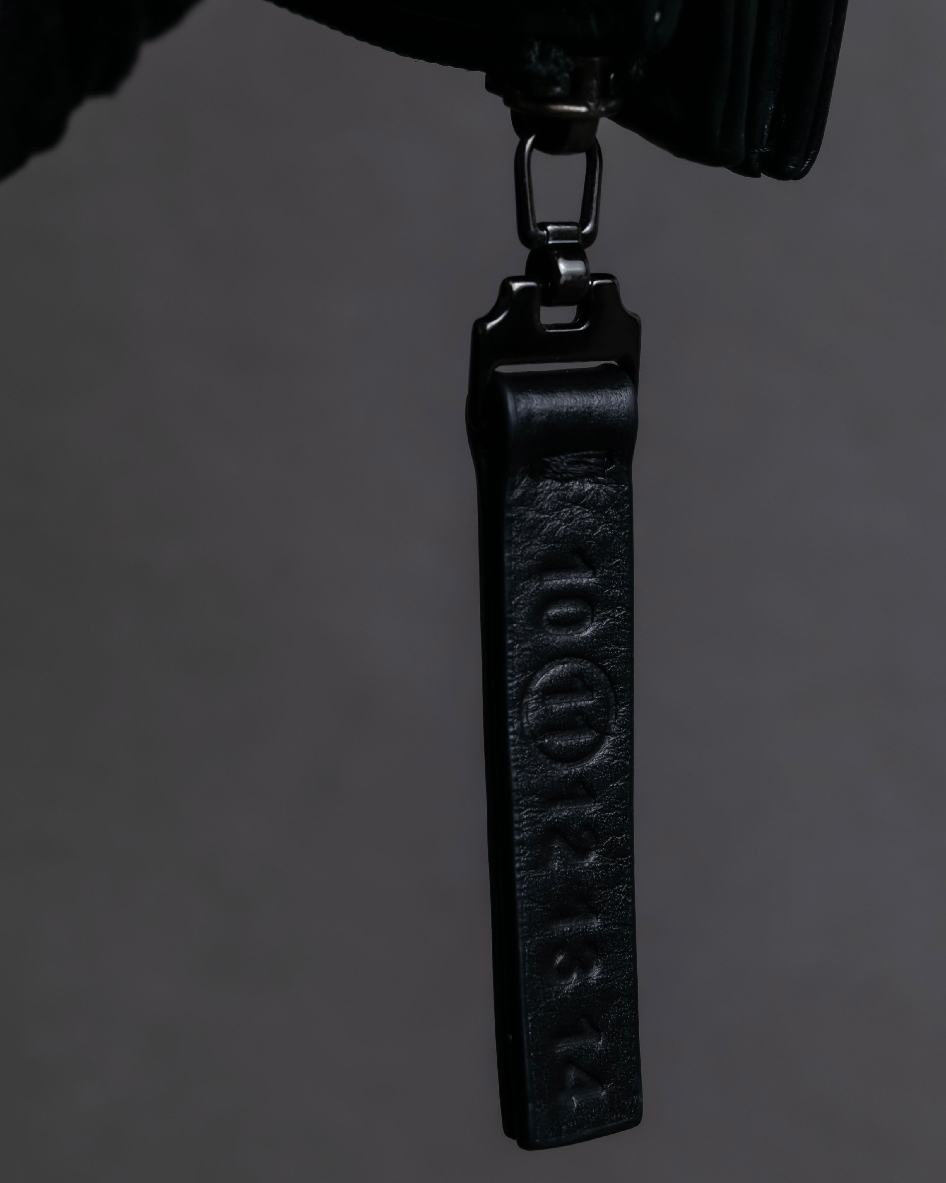 "MAISON MARGIELA" Anonymous stitch design bi-fold wallet