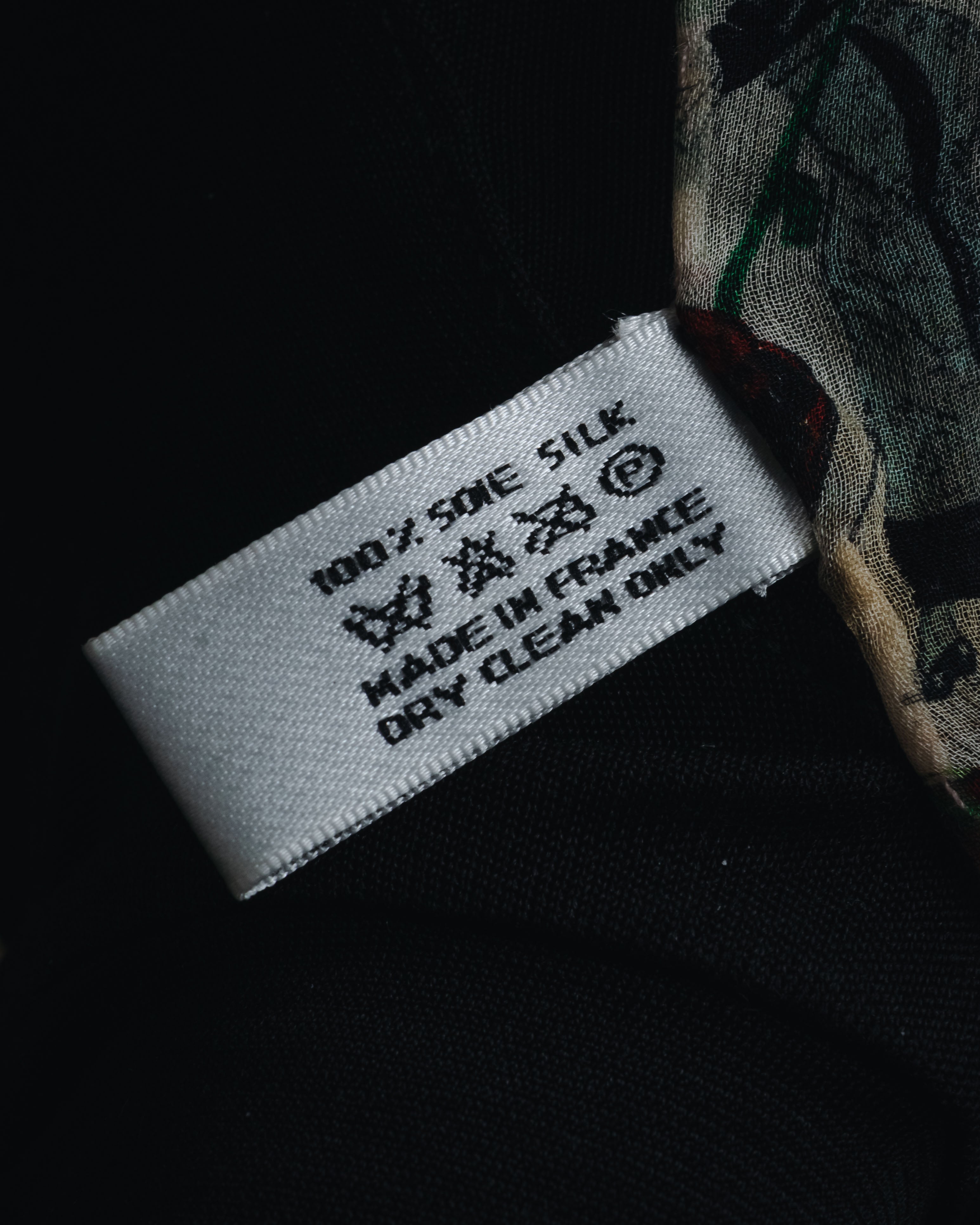 –SPECIAL– "Christian Dior"
00’s historic collage-print silk chiffon large stole